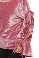NA-KD Shirtbluse »NA-KD Fashion x THERESE LINDGREN Blusen-Shirt coole Damen Samt-Bluse mit Öffnungen am Arm Party Pink«, Bild 3