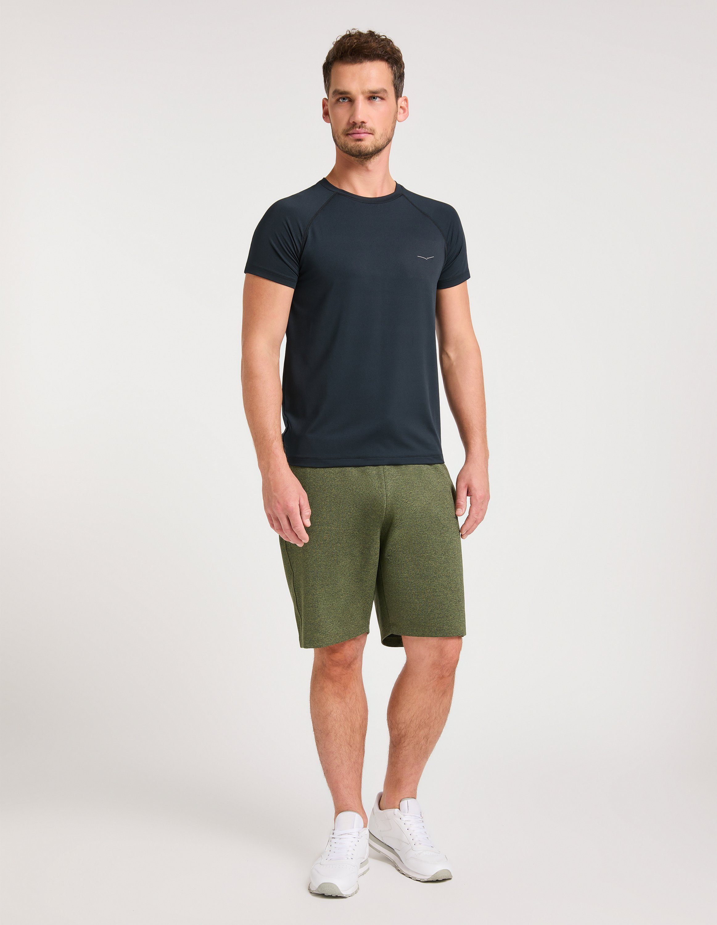 Venice Beach light VBM Sweatshorts Sweatshorts olive Nash