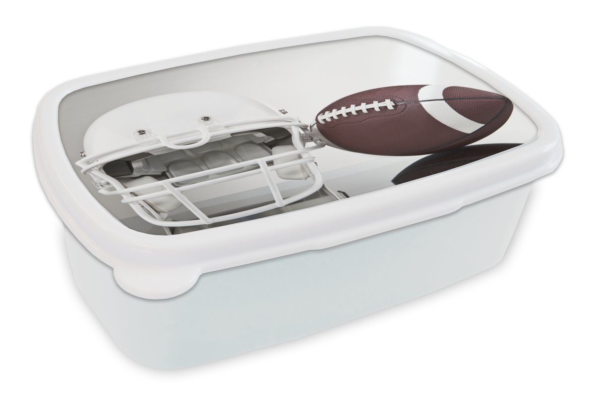 MuchoWow Lunchbox American-Football-Ausrüstung in einem Studio, Kunststoff, (2-tlg), Brotbox für Kinder und Erwachsene, Brotdose, für Jungs und Mädchen weiß