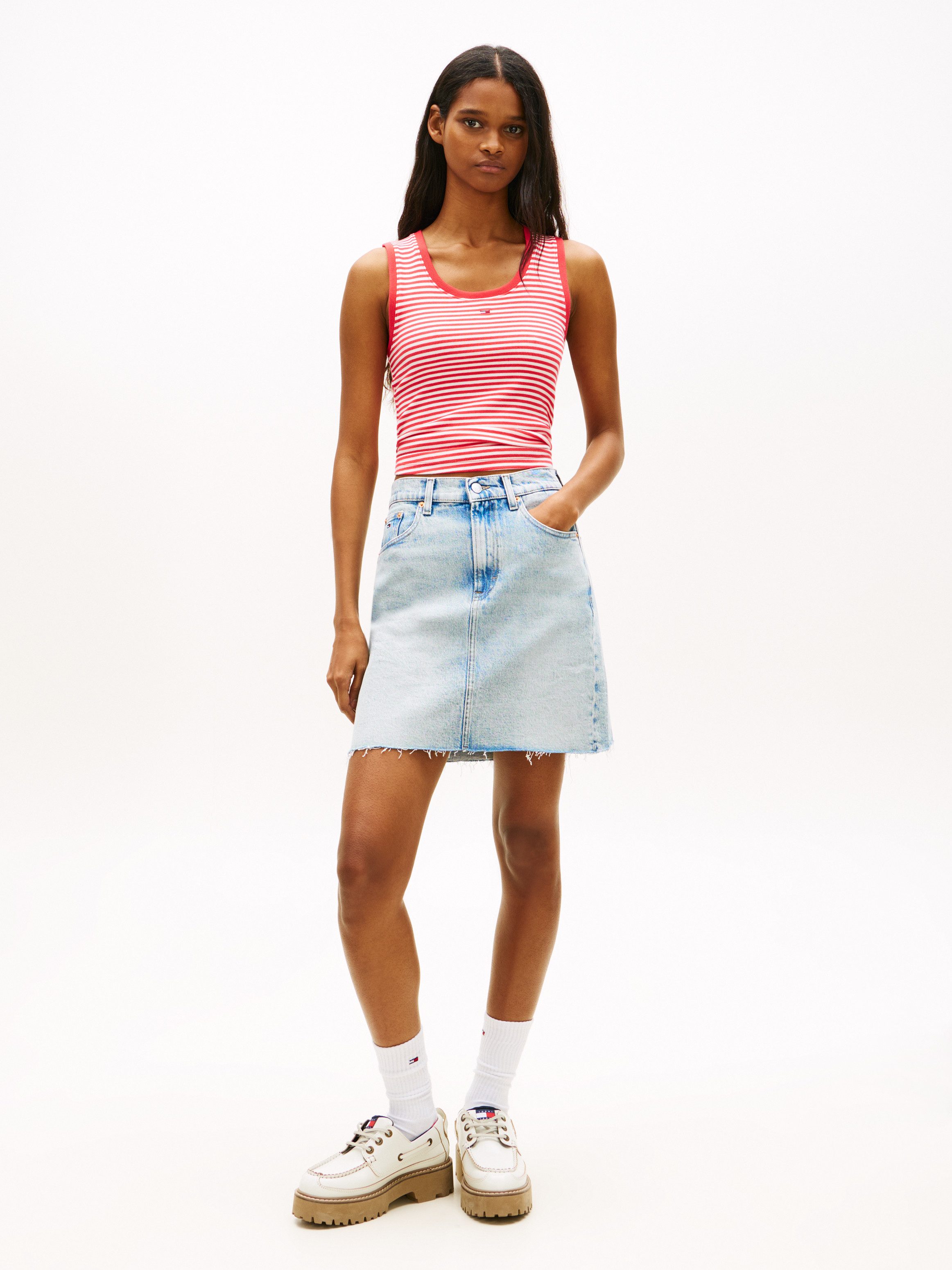 Tommy Jeans Jeansrock MOM UH SKIRT BJ8115 Straight Fit in Mini-Länge