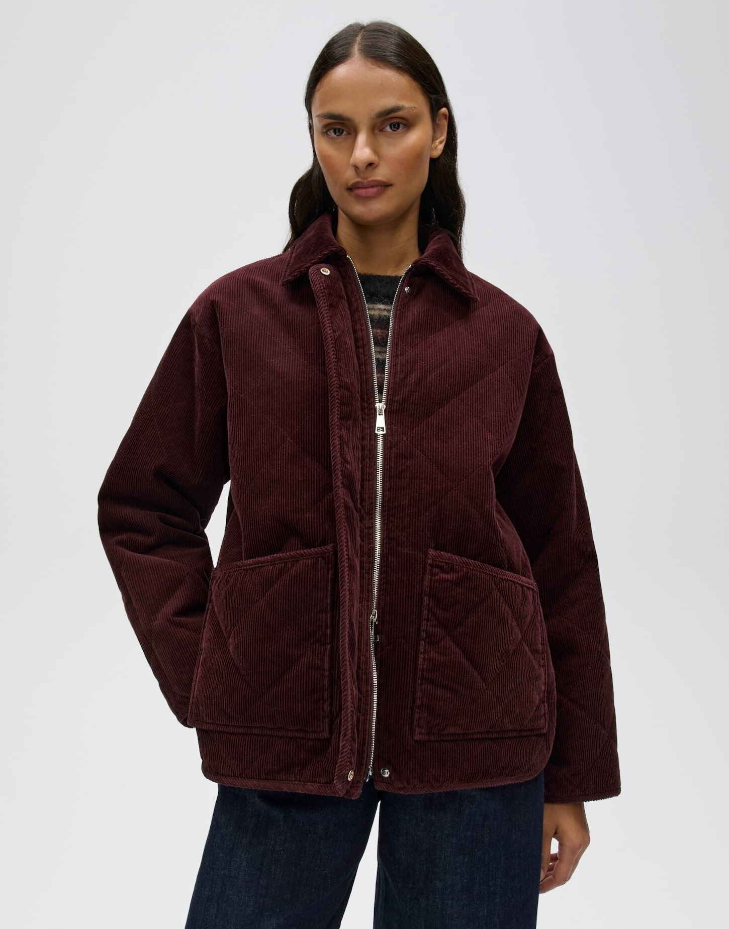 OPUS Steppjacke Hekordi aus weichem Cord Gerader Schnitt mit Midi-Länge und aufgesetzten Fronttaschen