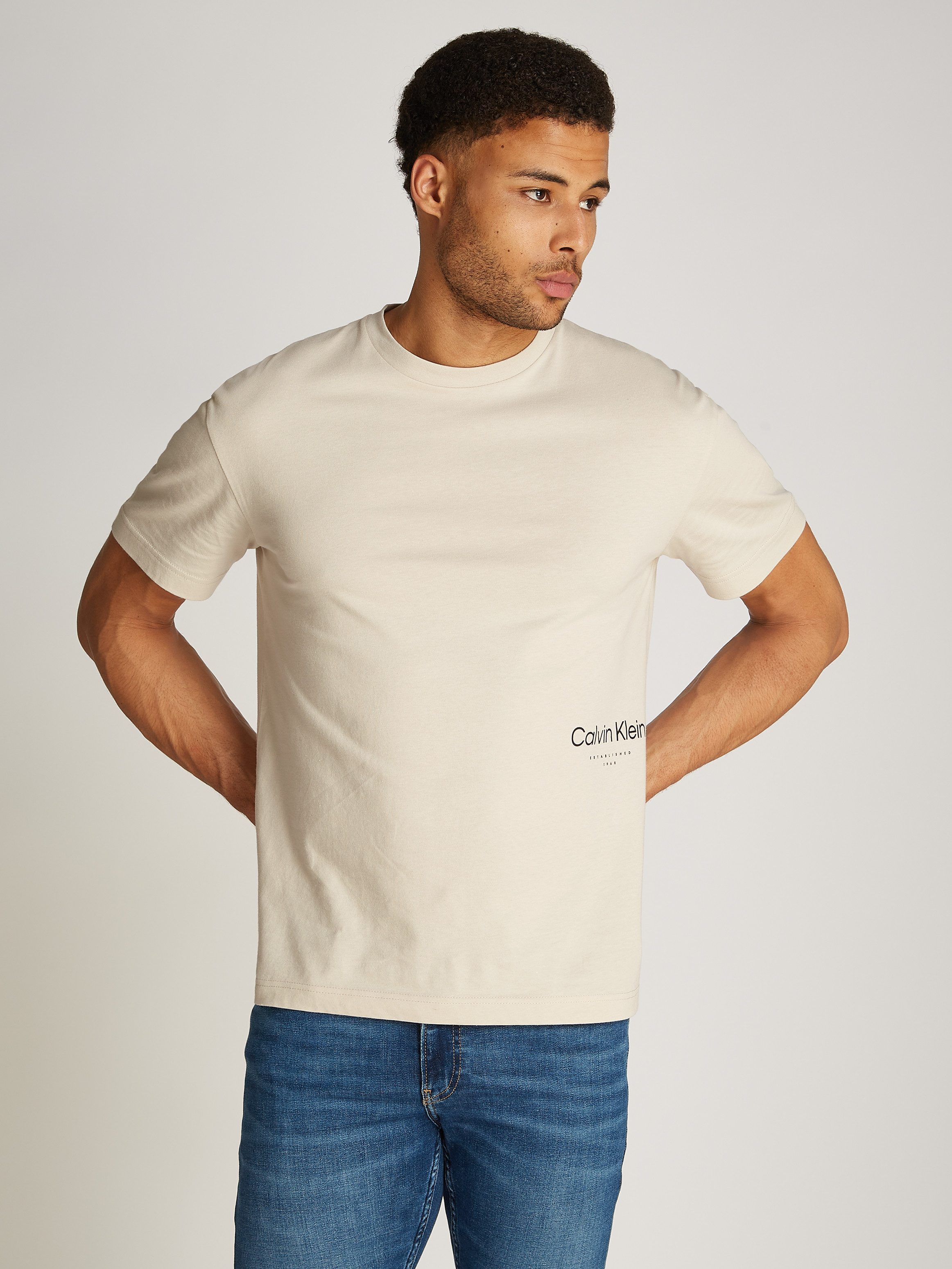 Calvin Klein T-Shirt OFF PLACEMENT LOGO T-SHIRT mit Logoschriftzug