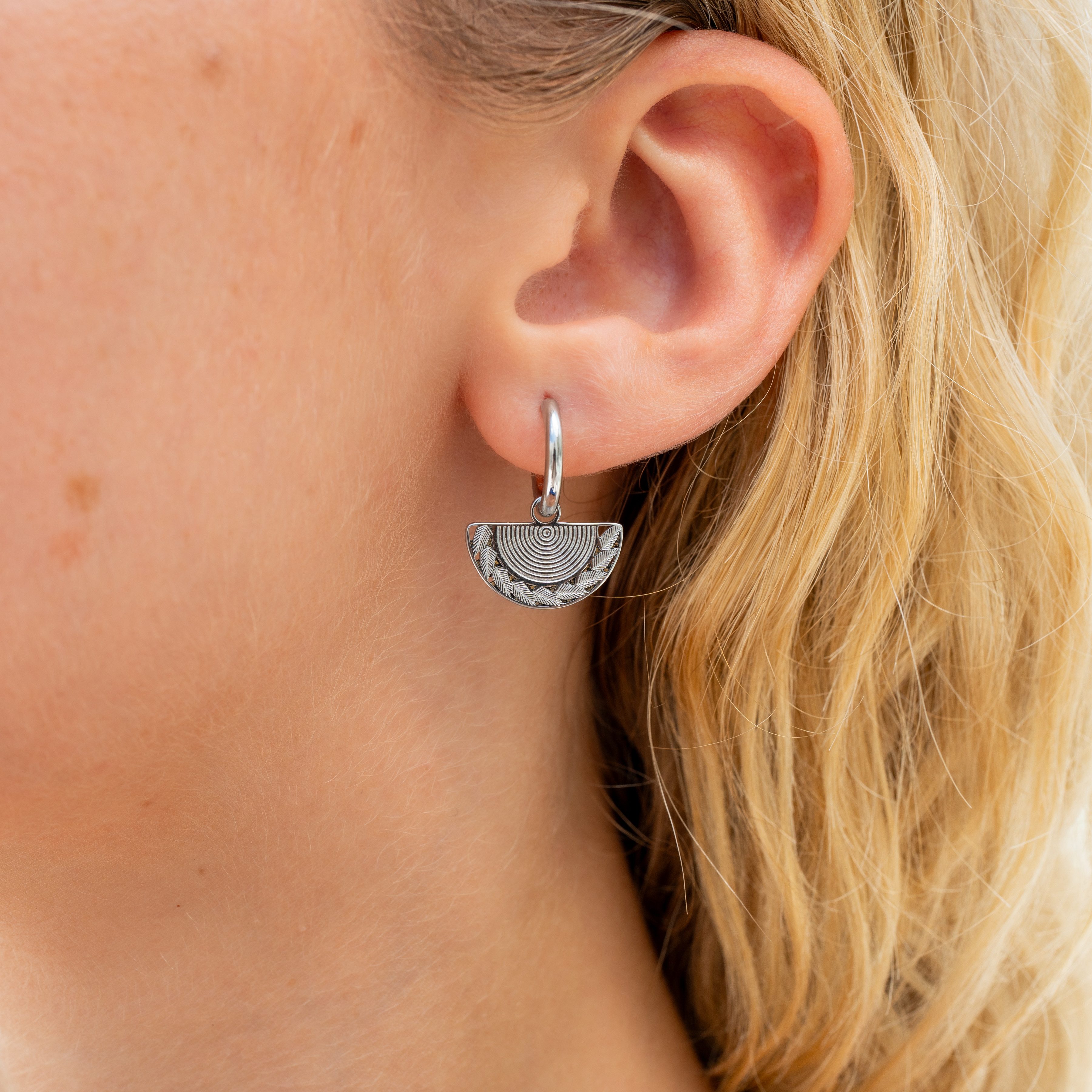 Made by Nami Paar Ohrhänger Set hängende Ohrringe Damen fächerförmig hypoal günstig online kaufen