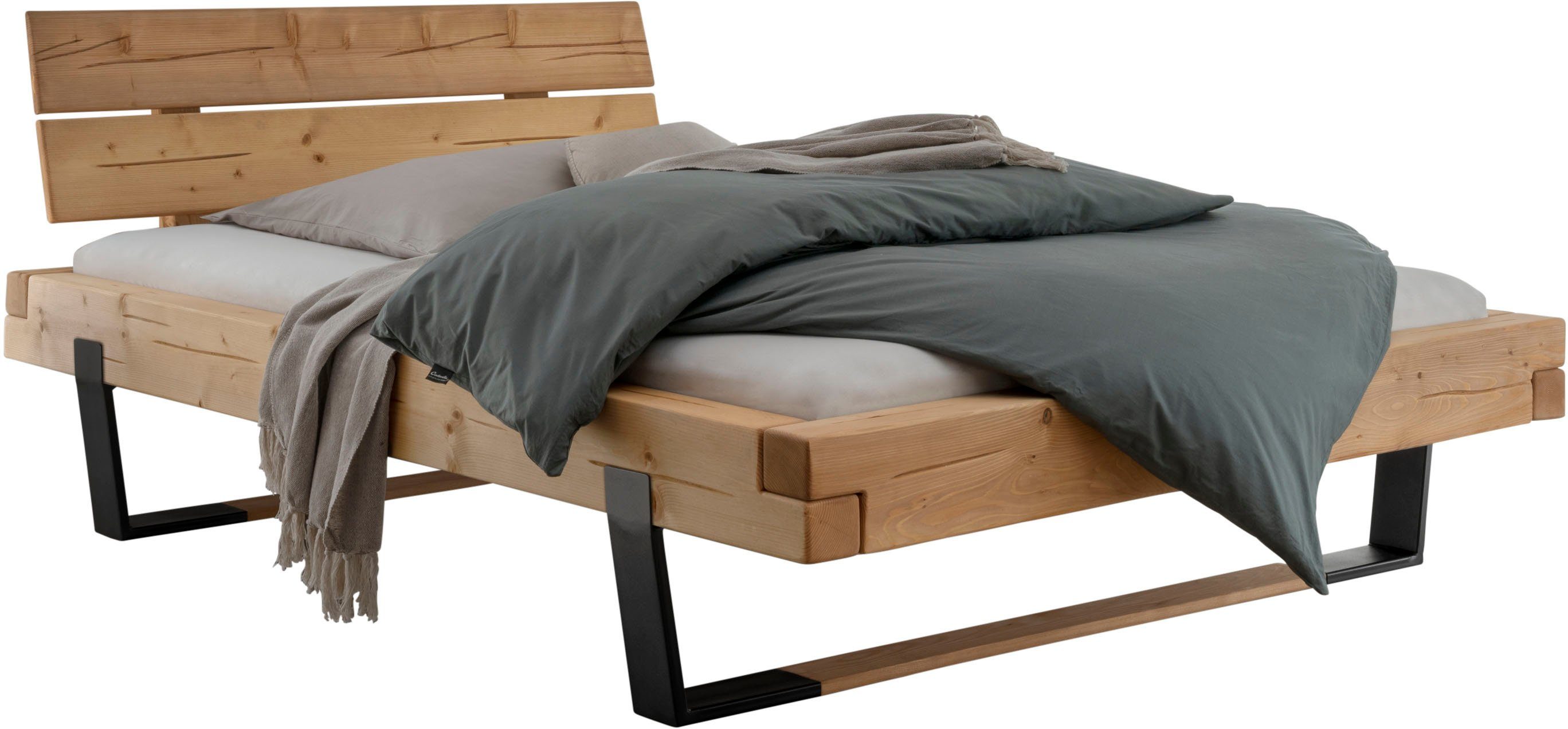 Home affaire Massivholzbett Ultima Balkenbett Doppelbett, Füße Metallkufe mit Holzelement (hohe Belastbarkeit: 200kg je Seite), FSC®-zertifizierte Wildeiche oder Fichte, viele Breiten zur Auswahl. Reduzierter Preis € 912,28. Unverbindliche Preisempfehlung € 1.266,00