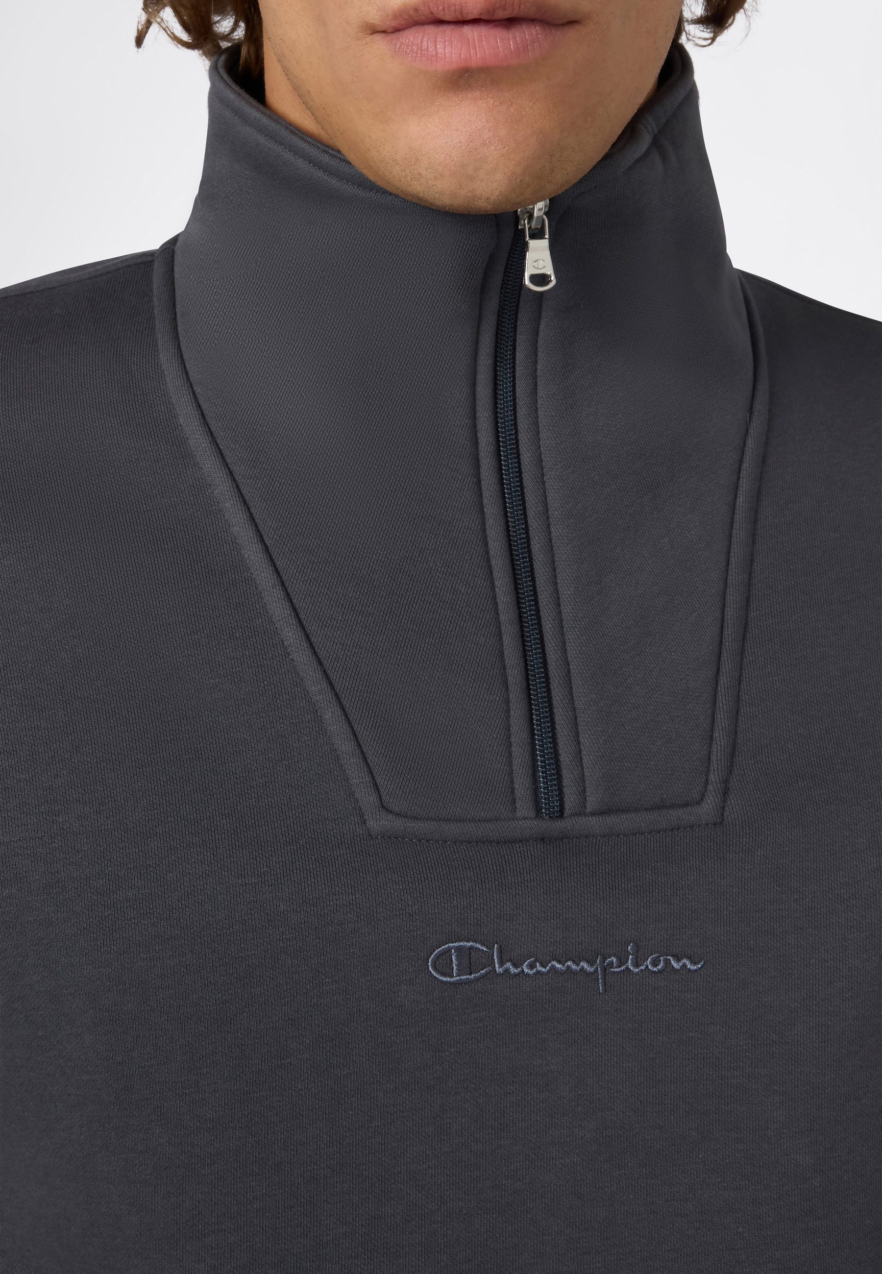 Champion Sweatshirt aus Baumwolle und Polyester, in den Größen S bis XXL
