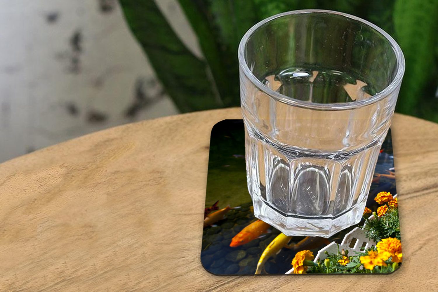 MuchoWow Glasuntersetzer Tasse mit Untersetzer, 6-tlg., Korkuntersetzer, in einem Teich Koi-Karpfen Glasuntersetzer, Zubehör Tischuntersetzer, für Gläser, Blumen