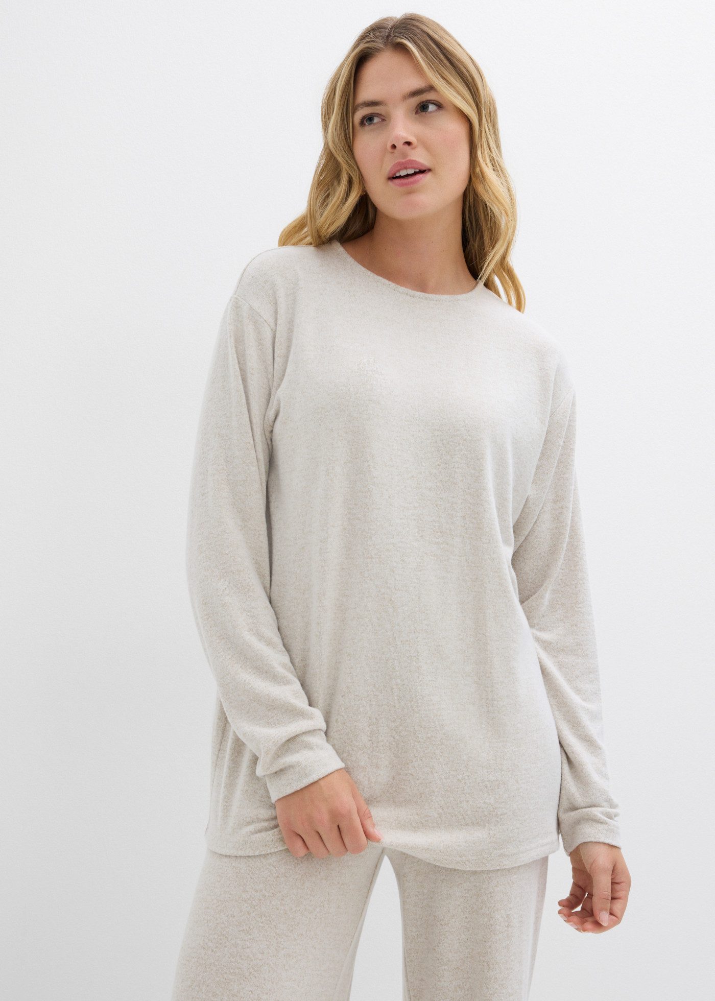 bonprix Longsweatshirt mit hüftbedeckender Länge, Oversize-Passform