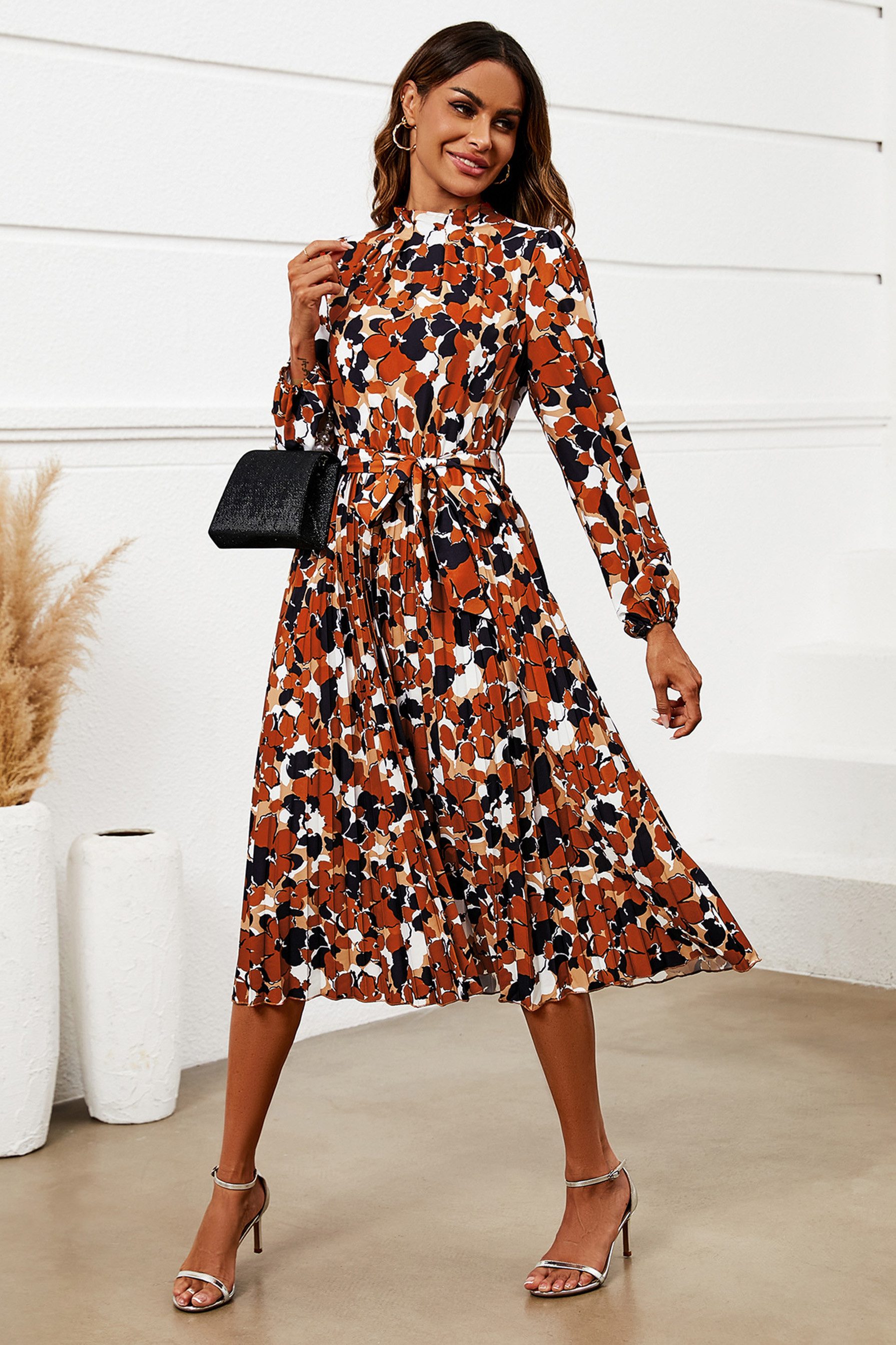 FS Collection Midikleid Damen Bardot-Midikleid hochgeschlossen, langarm, plissiert (XS (EU:36 / UK:8) · S (EU:38 / UK:10) · M (EU:40 / UK:12) · L (EU:42 / UK:14) · XL (EU:44 / UK:16) · XXL (EU:46 / UK:18), 2 Farben : Rostrot und Grün) 100 % Polyester