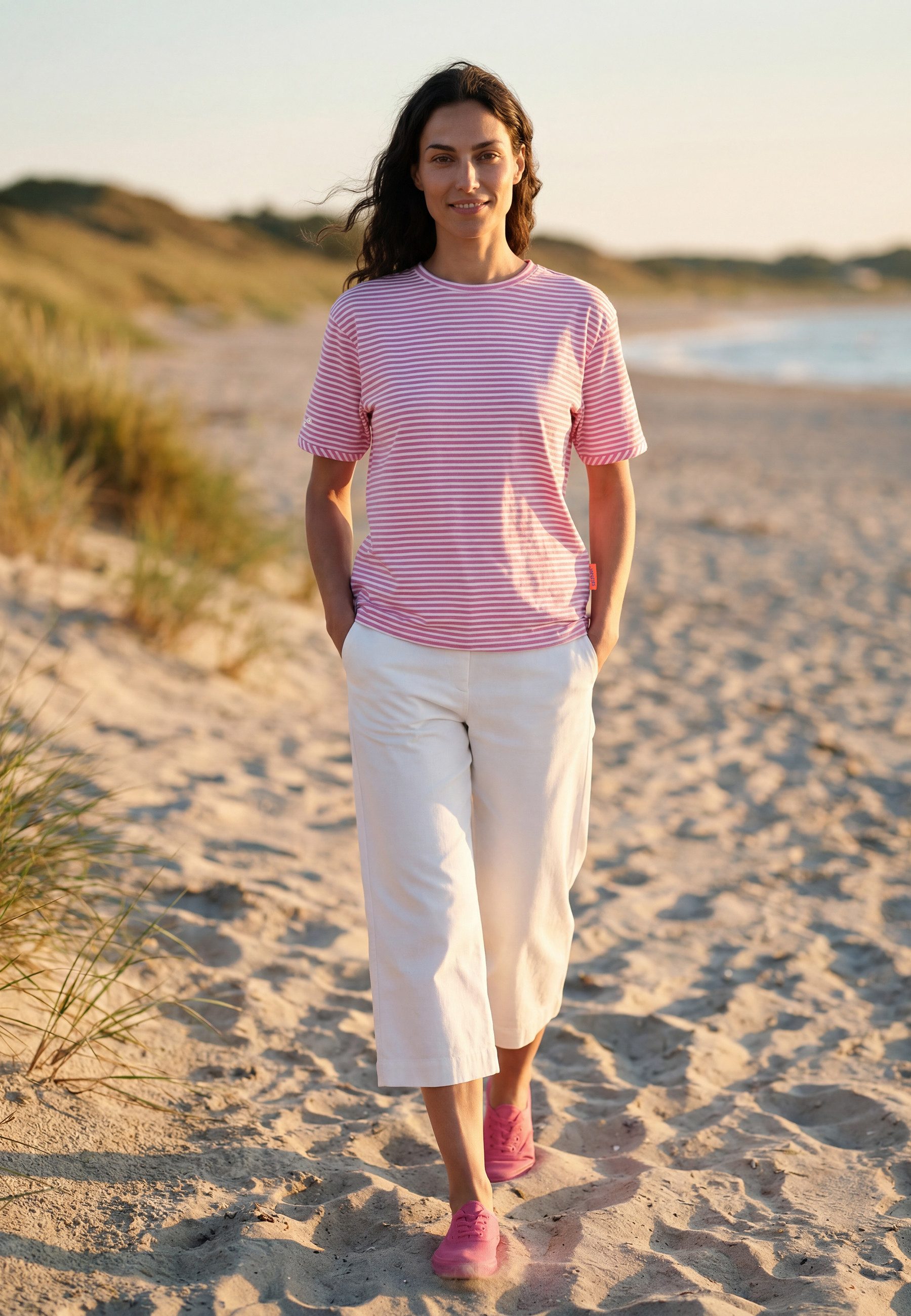 salzhaut T-Shirt BAAK Damen Relaxed-Fit salzhaut T-Shirt – bequeme Qualität und nordisch klares Design