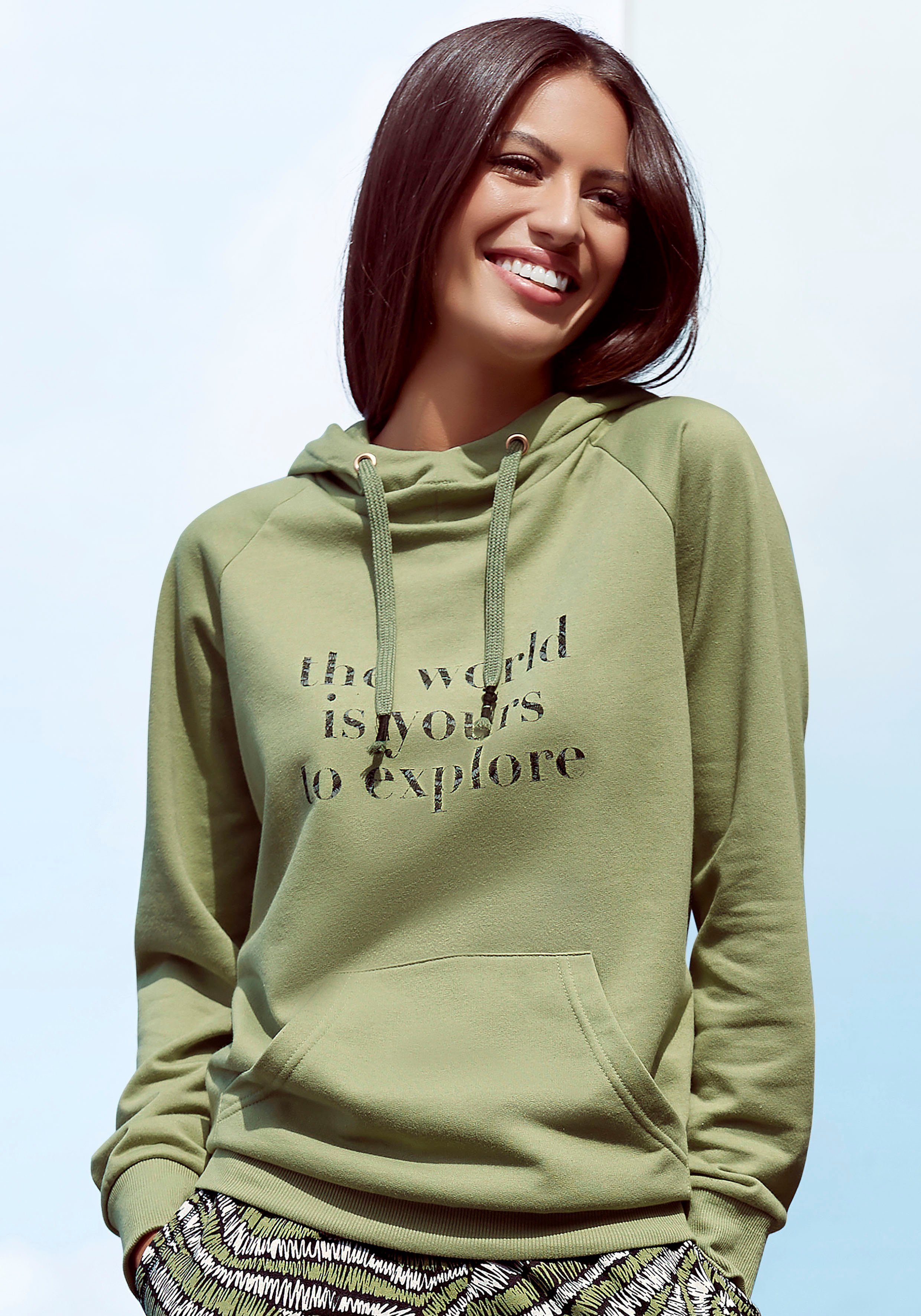 LASCANA Hoodie mit Statement Druck, Loungeanzug