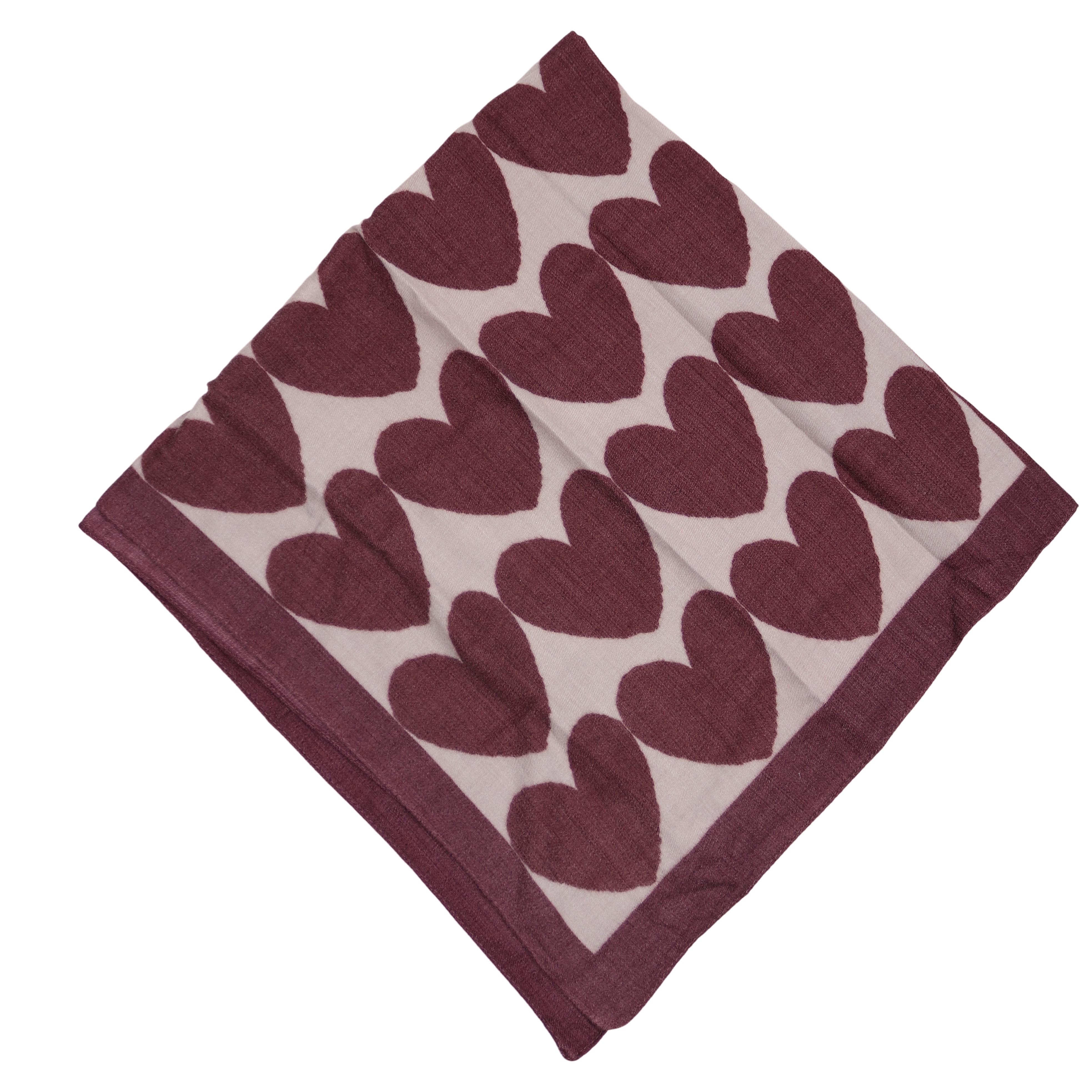 MIRROSI Nickituch Damen leicht angerautes Vierecktuch mit Herzmuster, aus Viskose, (Neue Kollektion Herbst/Winter 2026), ca. 88x88cm, warmes Halstuch für Herbst – Bild 3 von 5