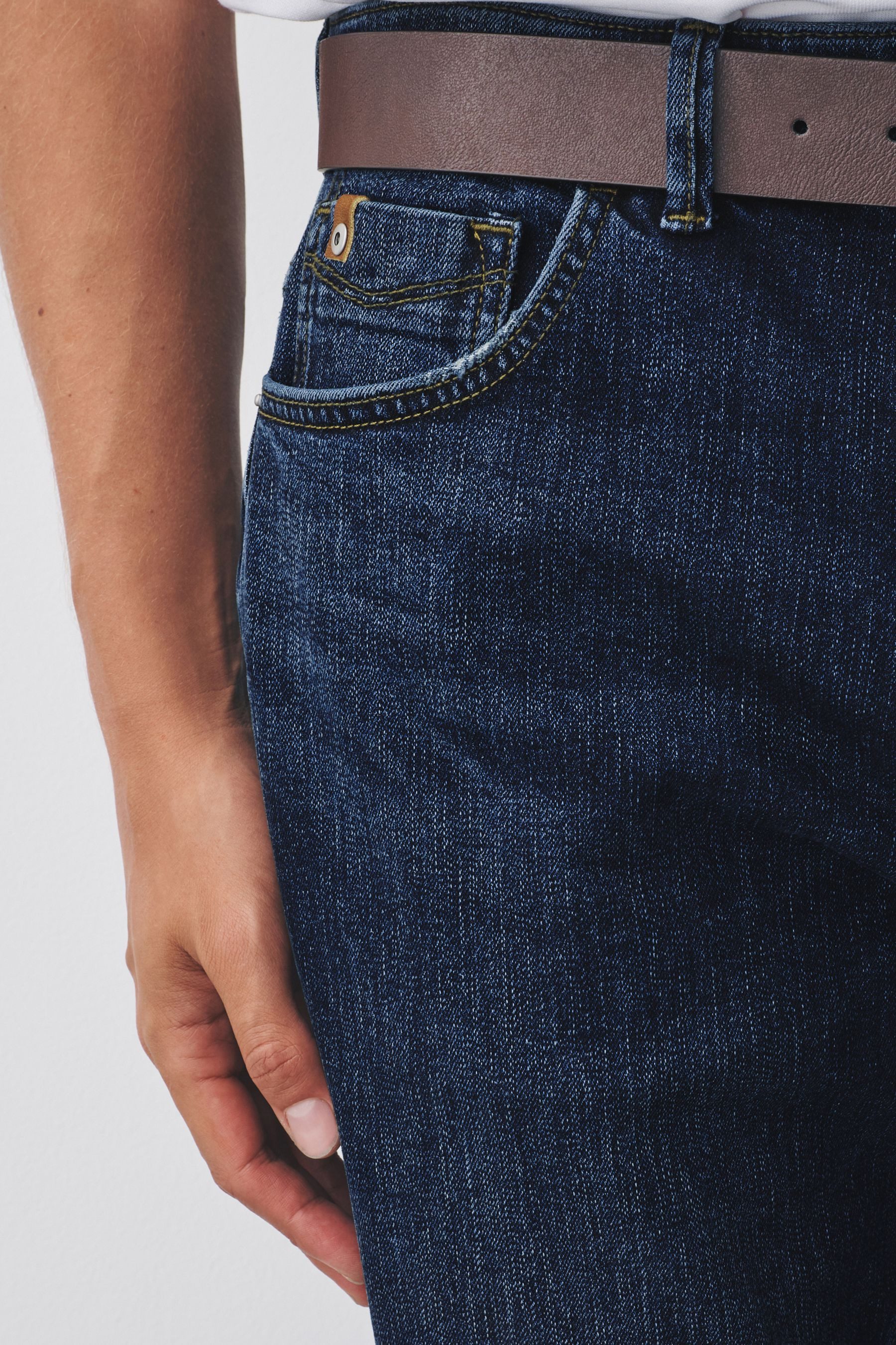 Next Bootcut-Jeans Signature Bootcut-Jeans mit Gürtel (2-tlg)