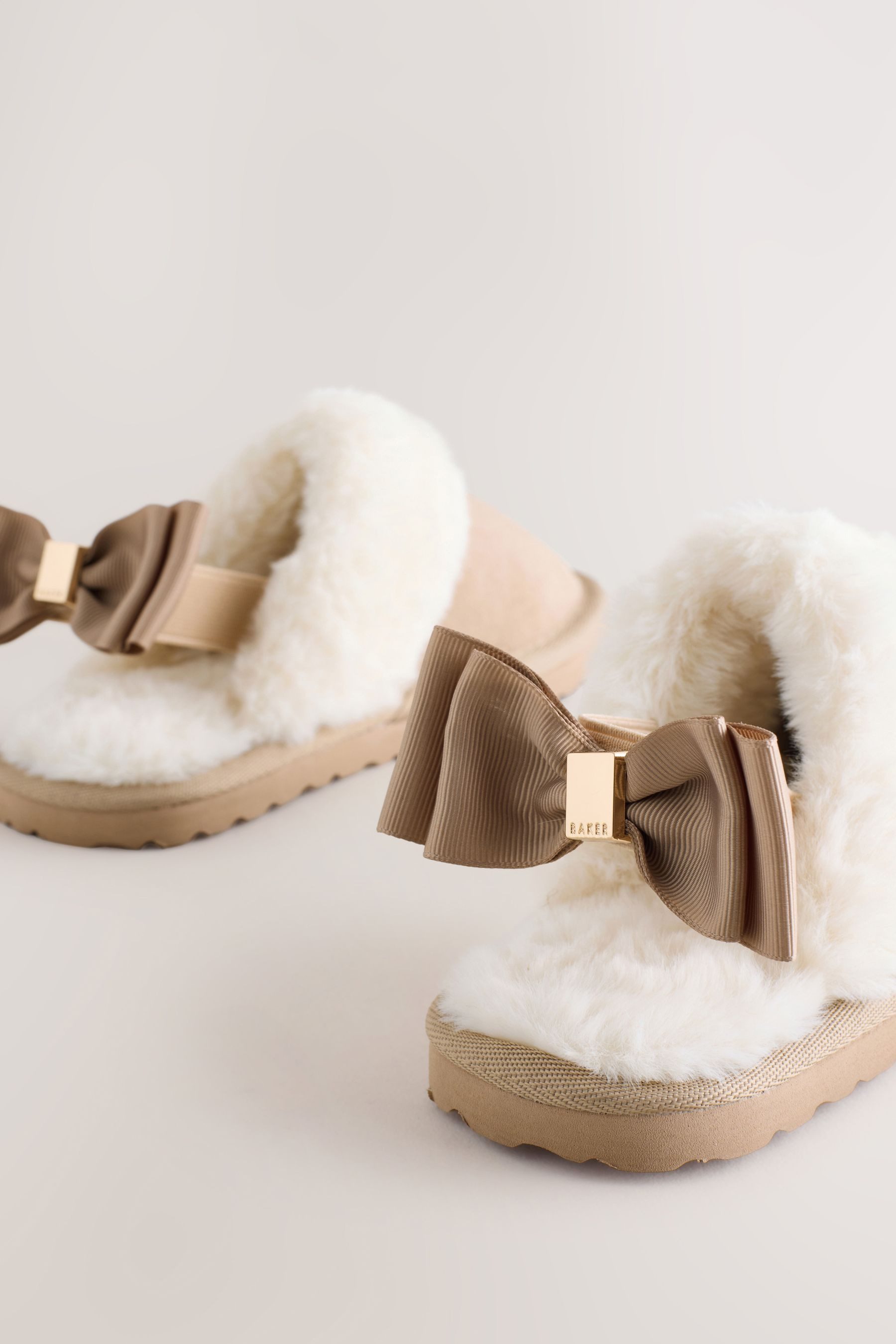 Baker by Ted Baker Baker by Ted Baker Veloursleder-Pantoletten Hausschuh (1-tlg)