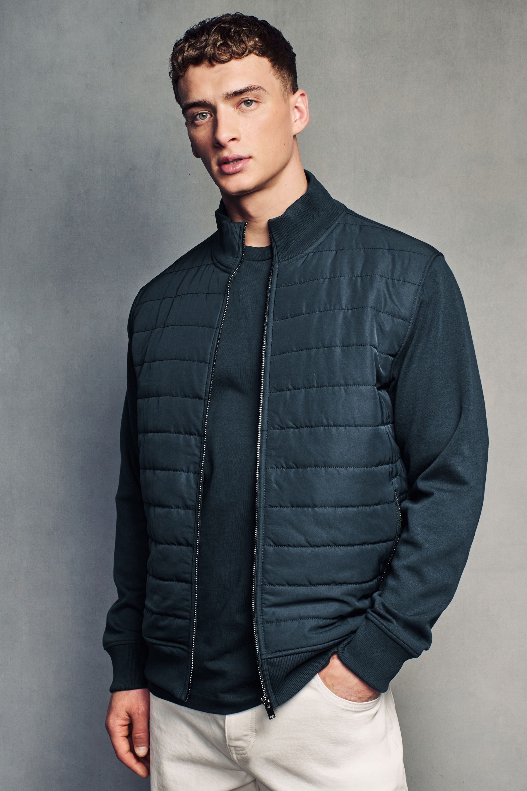 Next Steppjacke Hybrid-Jacke mit Stehkragen. (1-St)