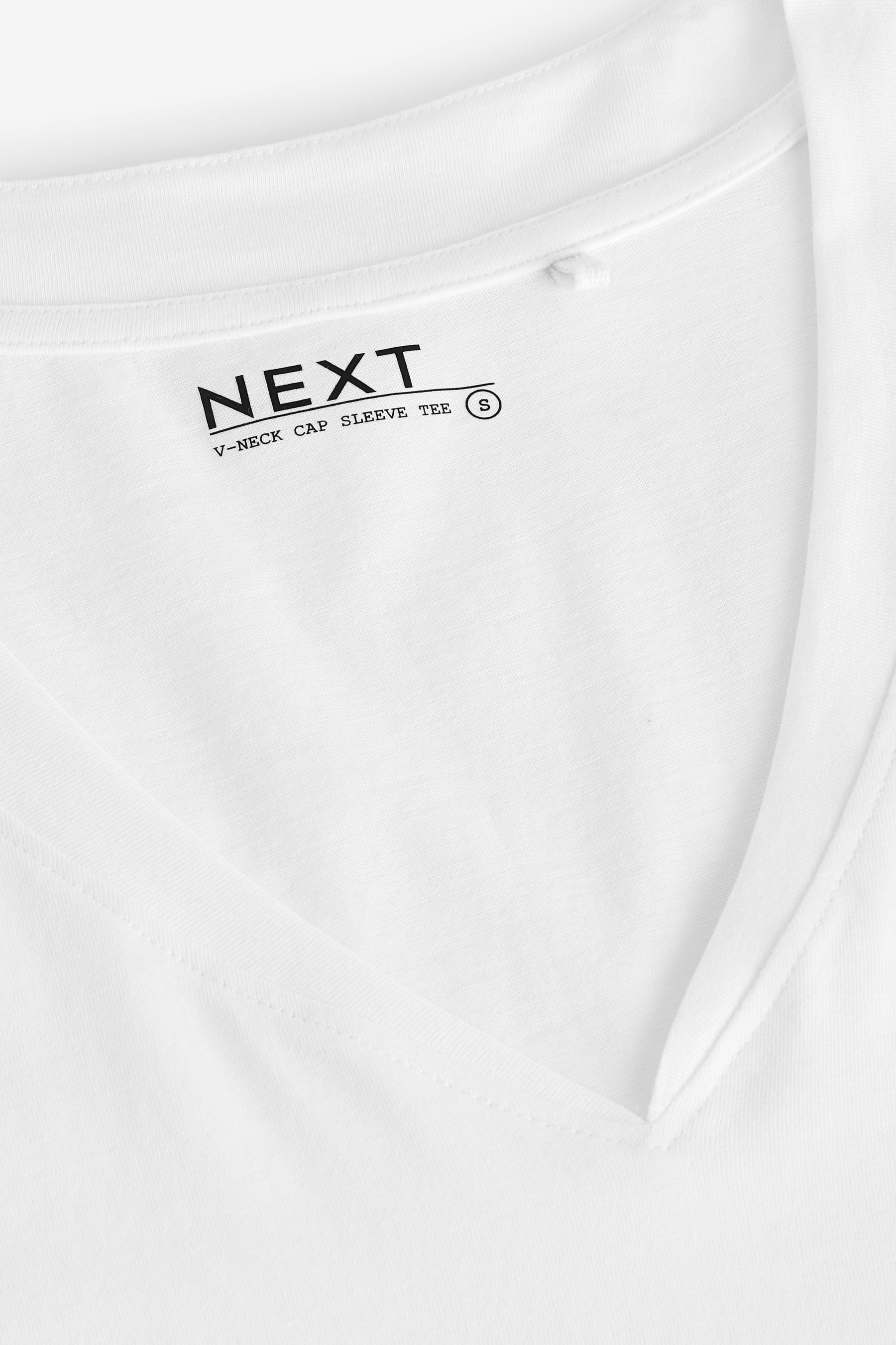 Next T-Shirt T-Shirt mit V-Ausschnitt und angesetzten Ärmeln (1-tlg)