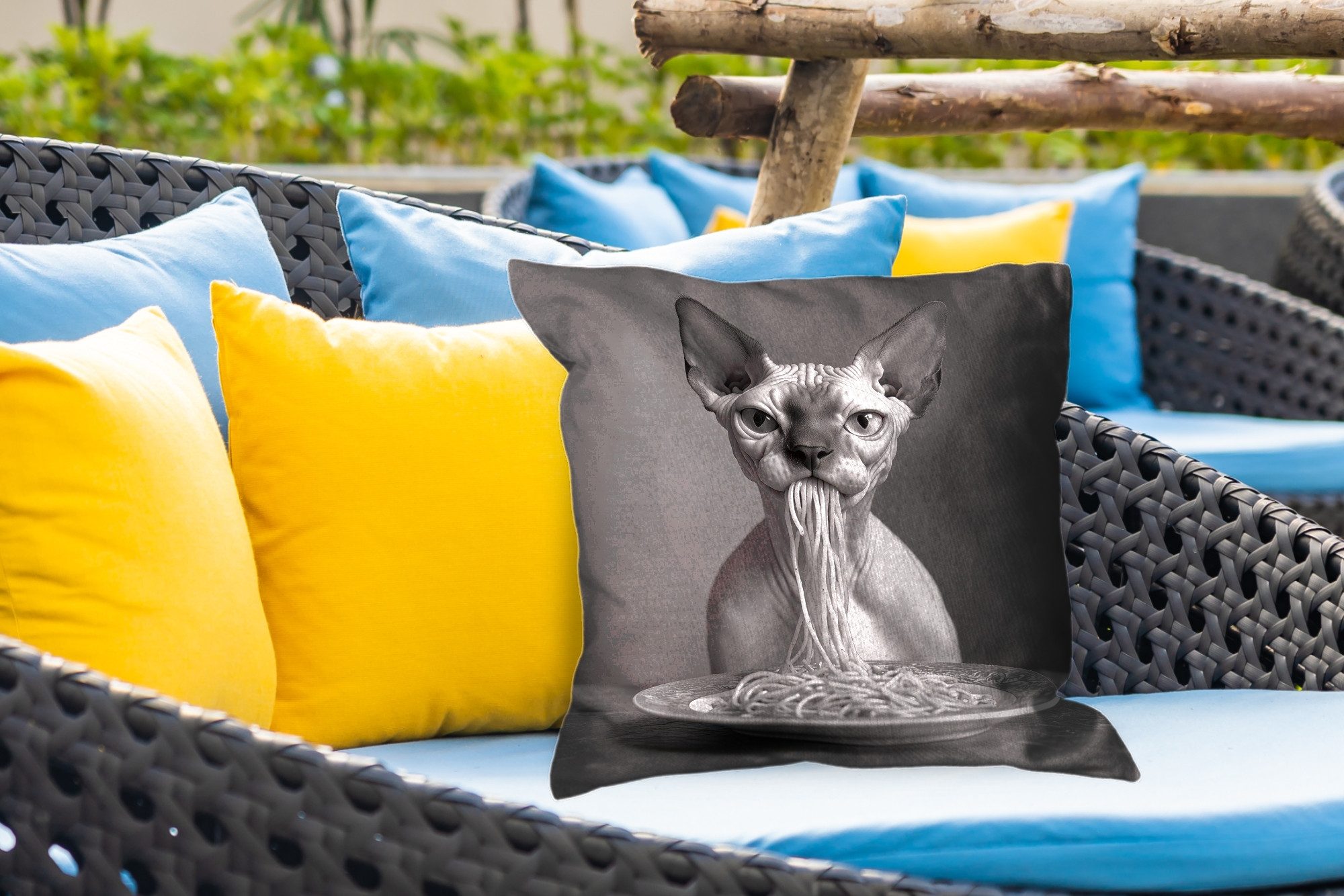 MuchoWow Dekokissen Sphynx - Katze - Tiere - Humor - Spaghetti - Schwarz und Weiß, Kissenhülle für den Außenbereich, Outdoor, Kissen, 50x50 cm