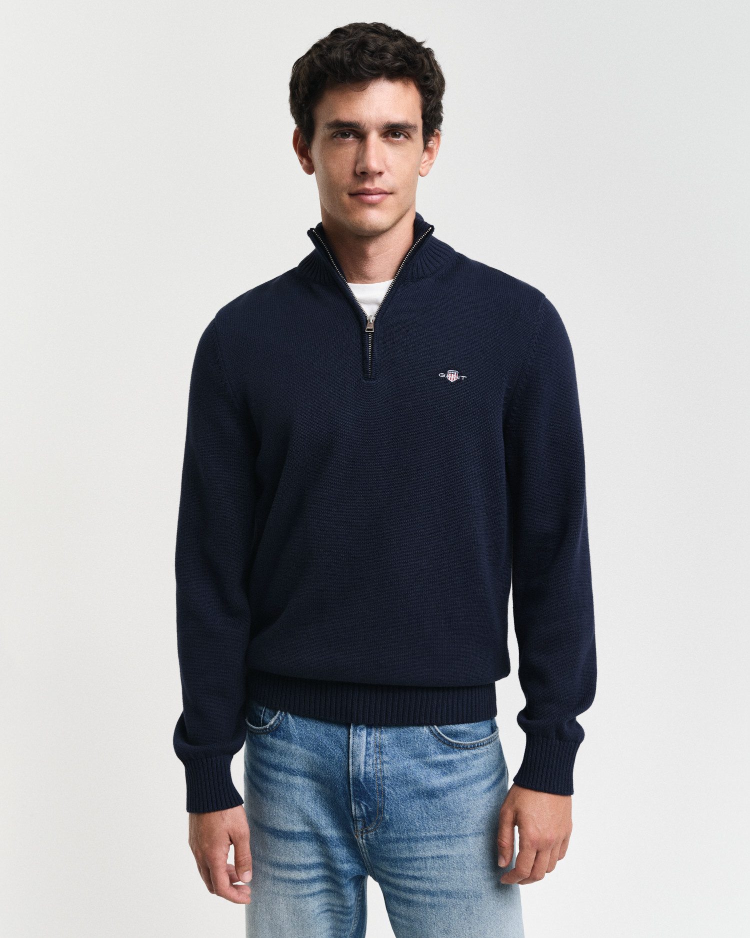 Gant Troyer CASUAL COTTON HALF ZIP mit grafischer Logostickerei auf der Brust – Bild 4 von 5