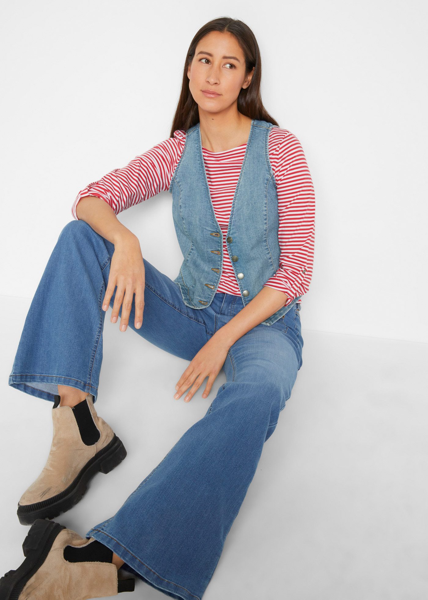 bonprix Jeansweste aus Baumwollmischung, taillierte Passform, mit Knopfleis günstig online kaufen
