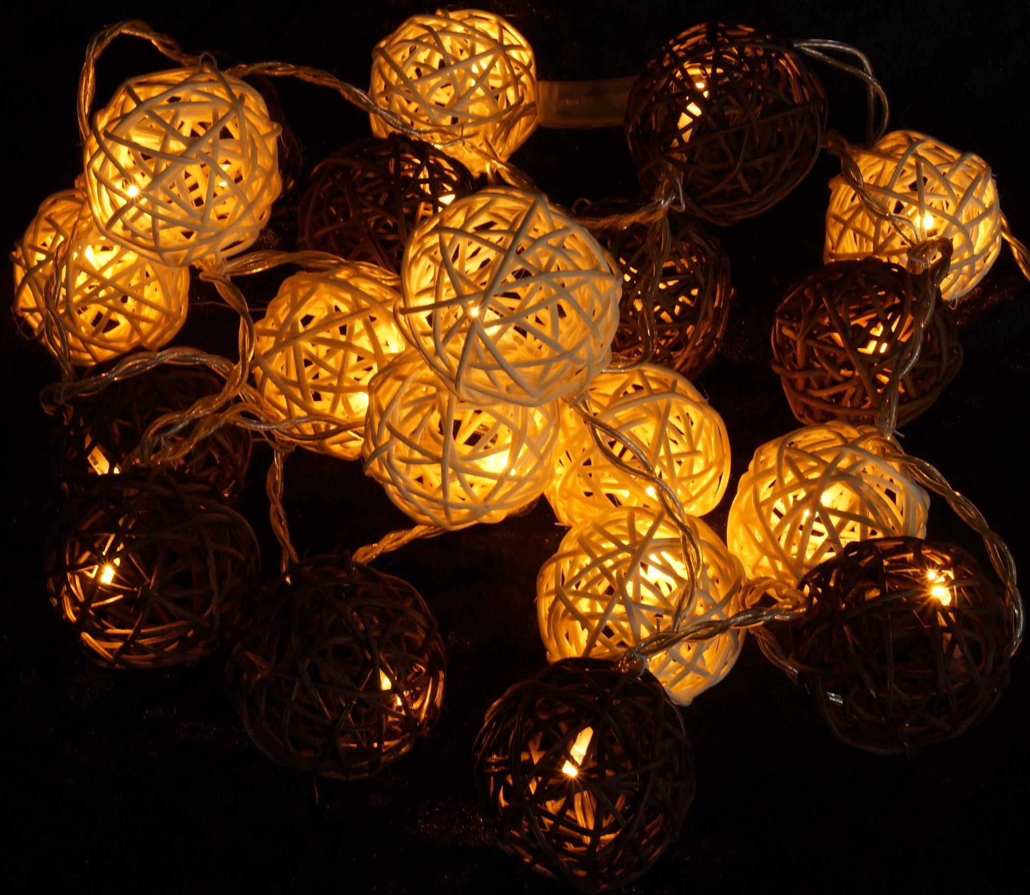 Guru-Shop LED-Lichterkette Rattan Ball LED Kugel Lampion Lichterkette -..