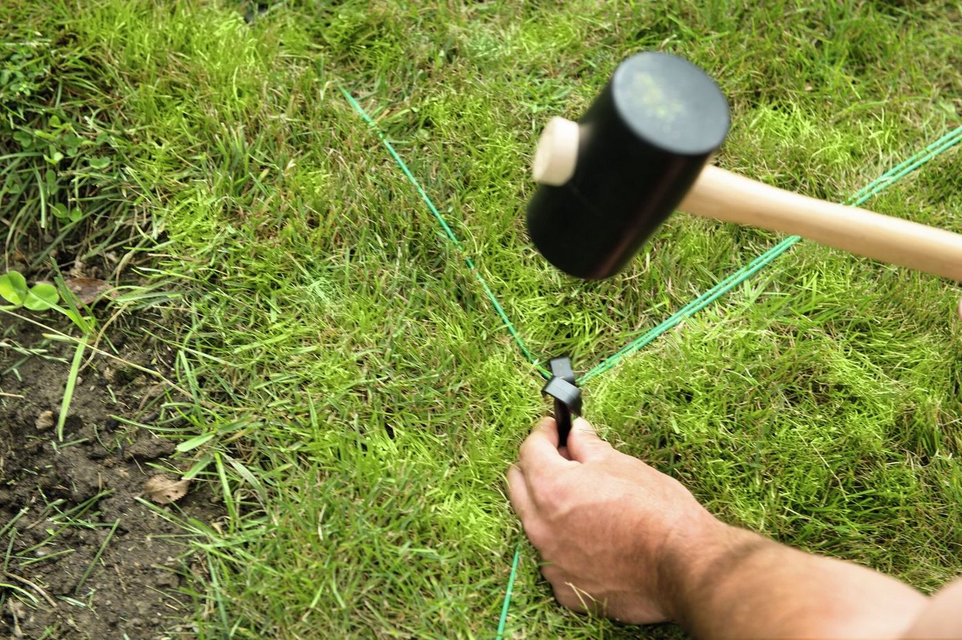 Thumbnail - Bosch Home & Garden Rasenmähroboter, (100 Stück), Fixierstifte für Roboter - 100er-Pack