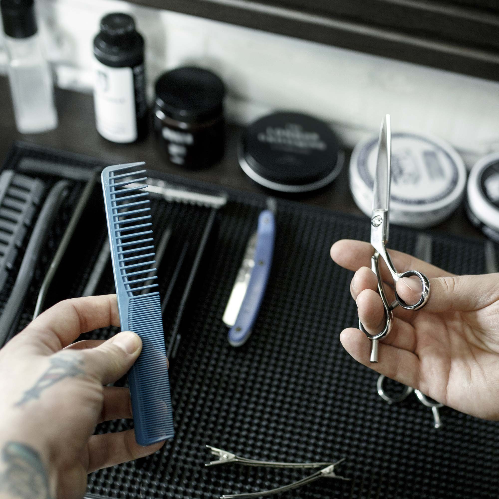 Koskaderm Haarschere Friseur Silikonunterlage Barbier, 30 x 15 cm als Scherenablage, Instrumenten Ablage, hitzefeste Unte