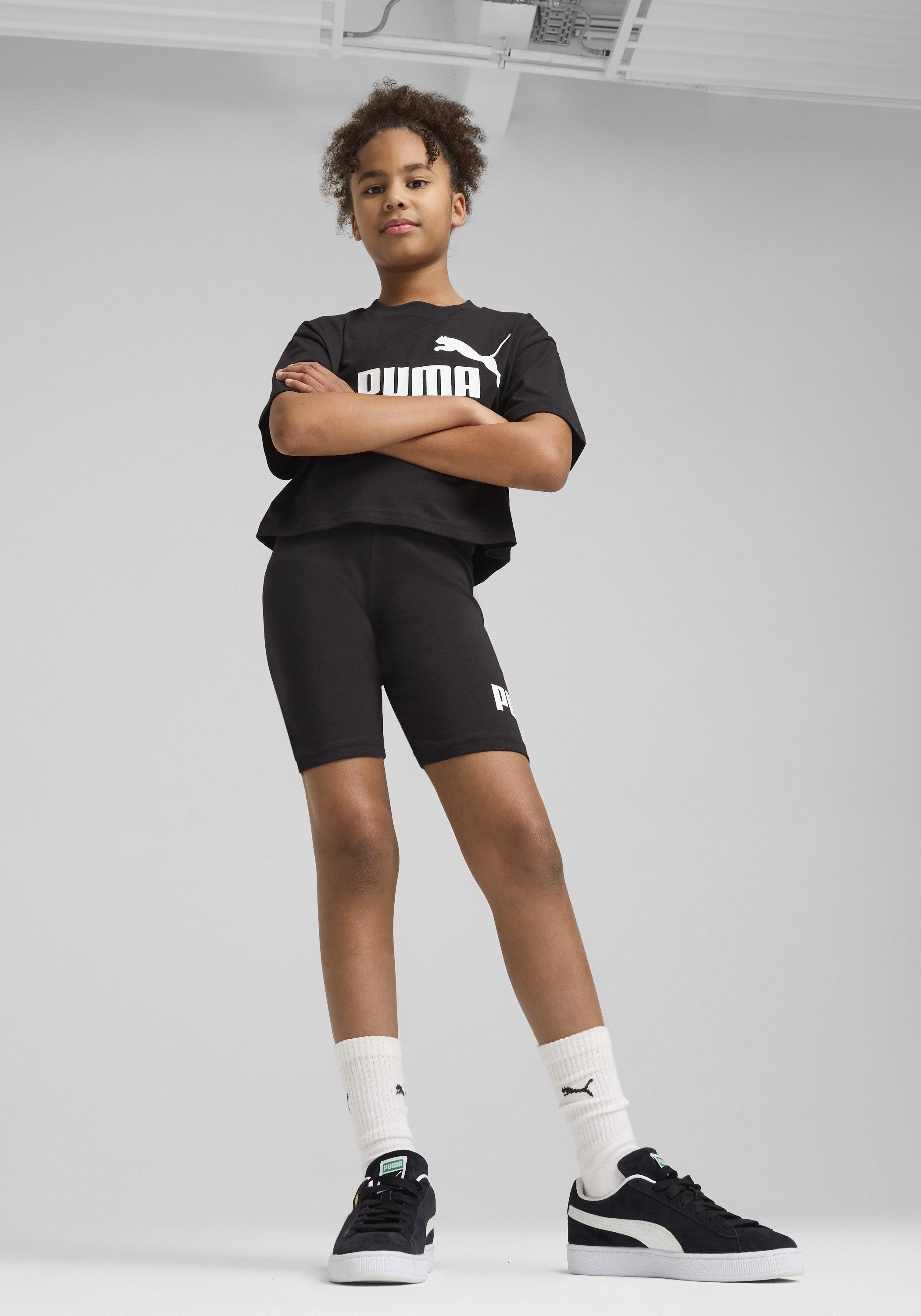 PUMA Leggings ESS NO 1 LOGO SHORT LEGGINGS G pflegeleicht, schmale Passform, sportlicher Stil, für Jugendliche