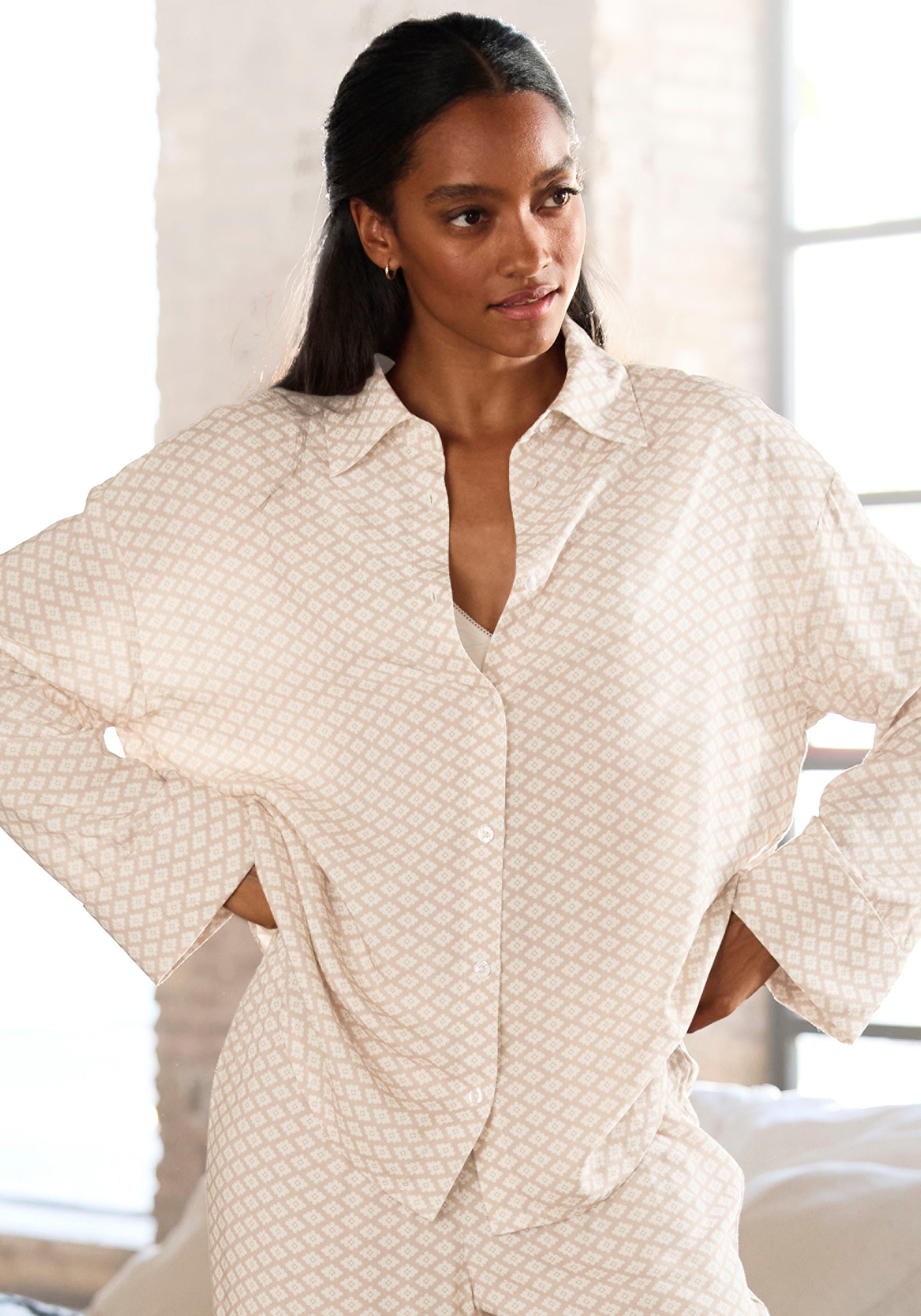 LASCANA Pyjamaoberteil mit edlem Allover-Druck günstig online kaufen