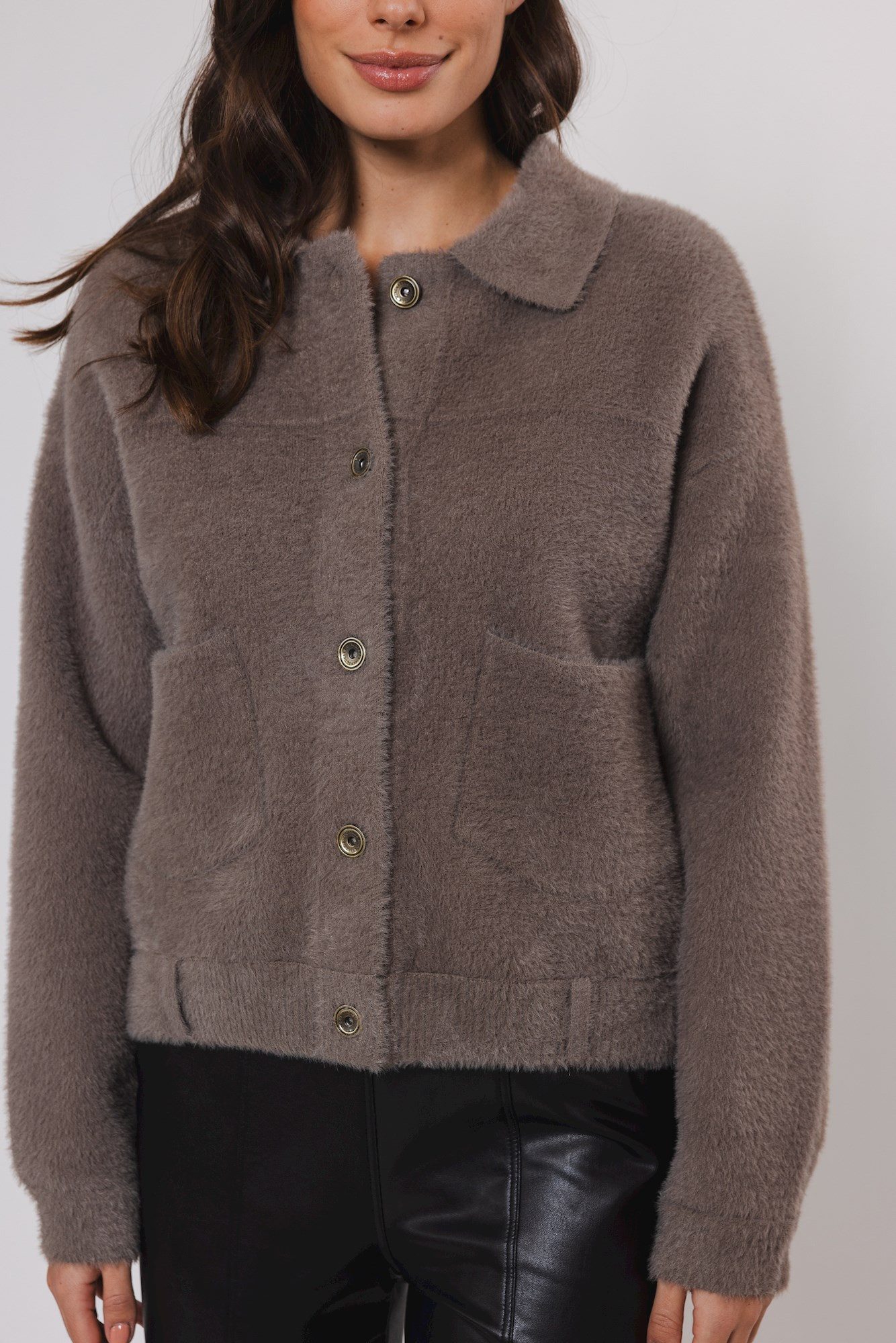 Rino & Pelle Cardigan BUBBLY mit flauschiger Optik, Langarm, Rundhals, ohne Kapuze, aus Materialmix – Bild 3 von 4