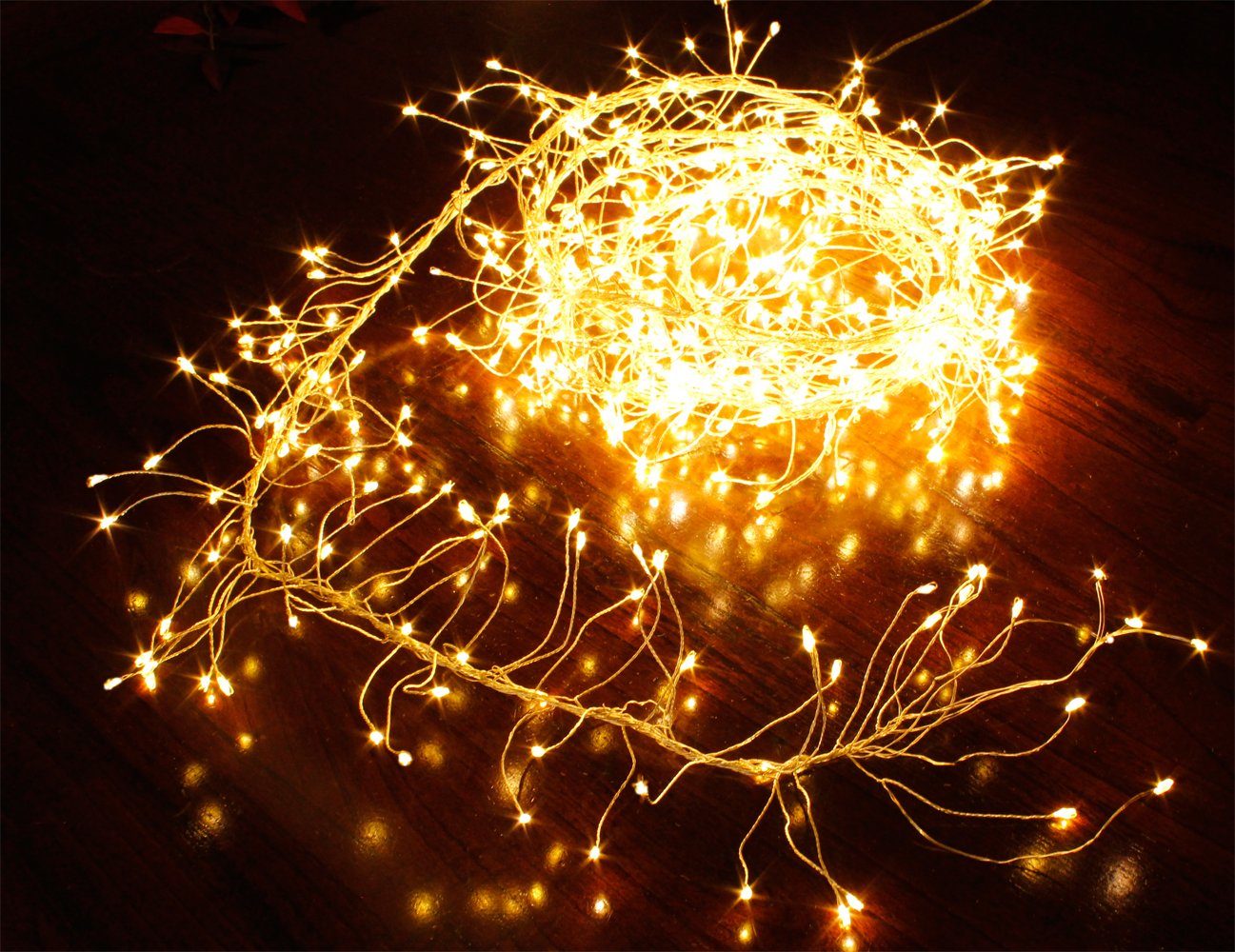 Cluster Leuchtdraht LED-Lichterkette 480-flammig, Innen Lichterbündel Steckernetzteil Aussen Büschel und LED warmweiß, für Arnusa mit