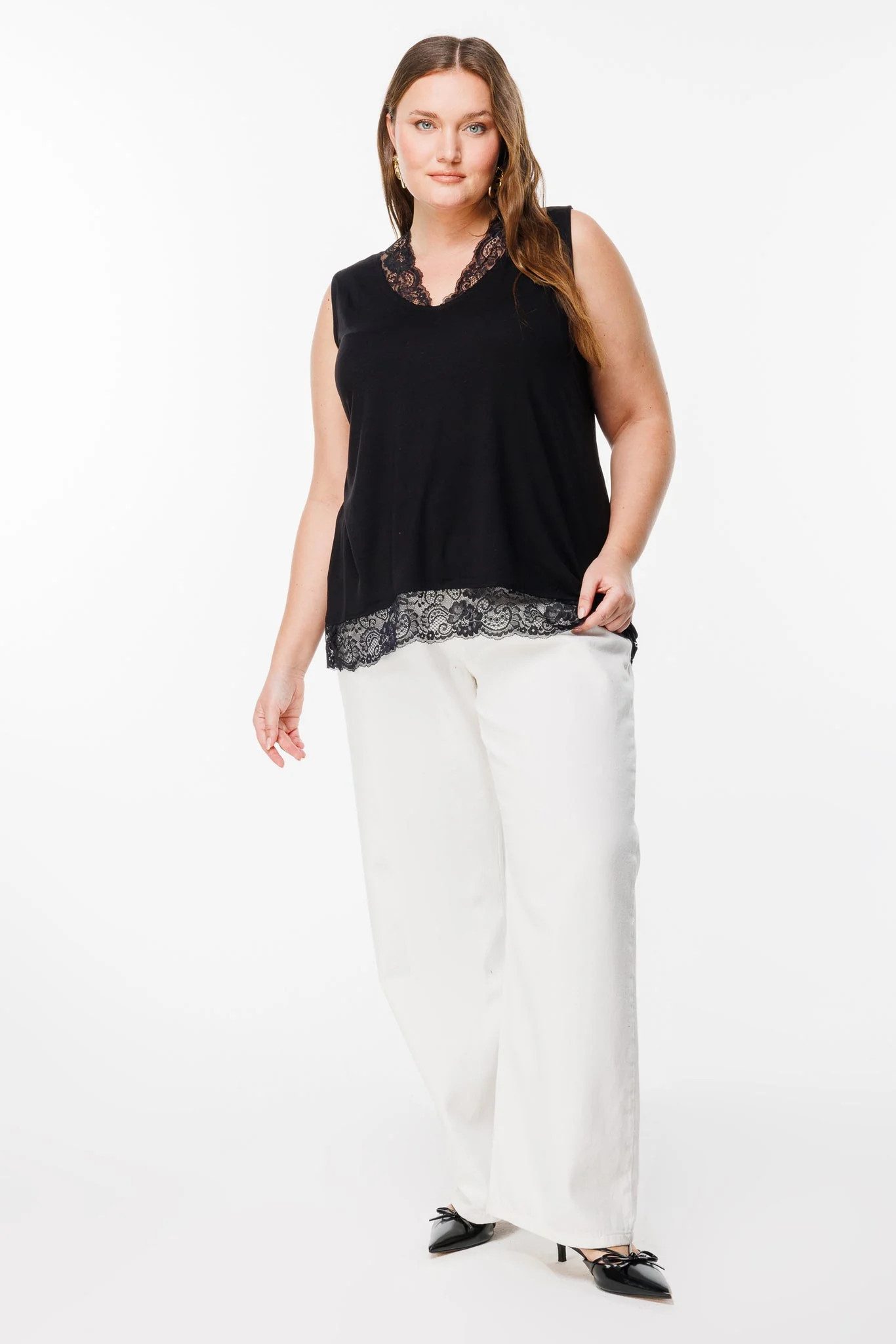 Shape of You Blusentop Ärmellose Bluse mit V-Ausschnitt und Spitzendetails