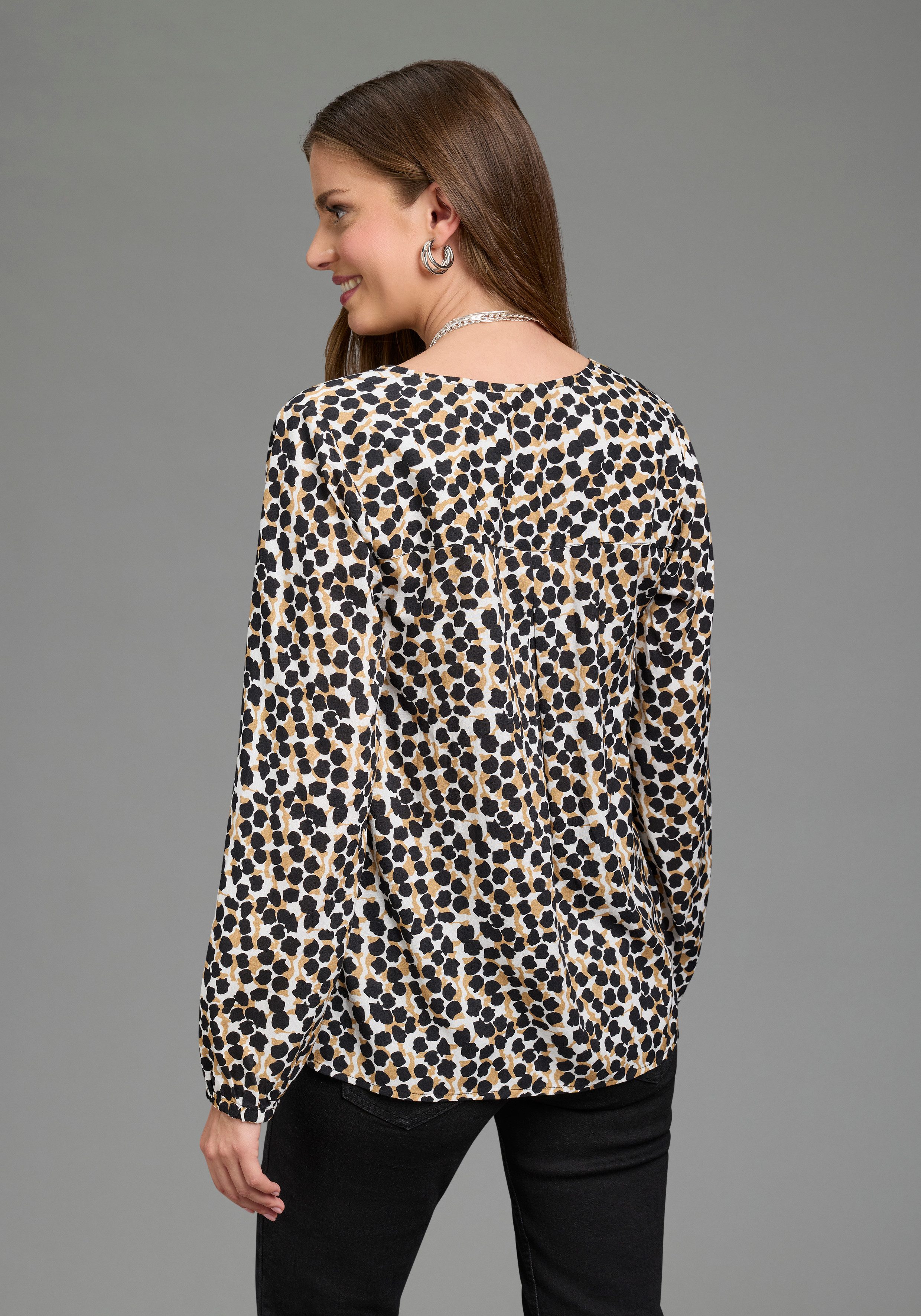 DELMAO Schlupfbluse femininer Stil, Langarm, aus Viskose, mit V-Ausschnitt