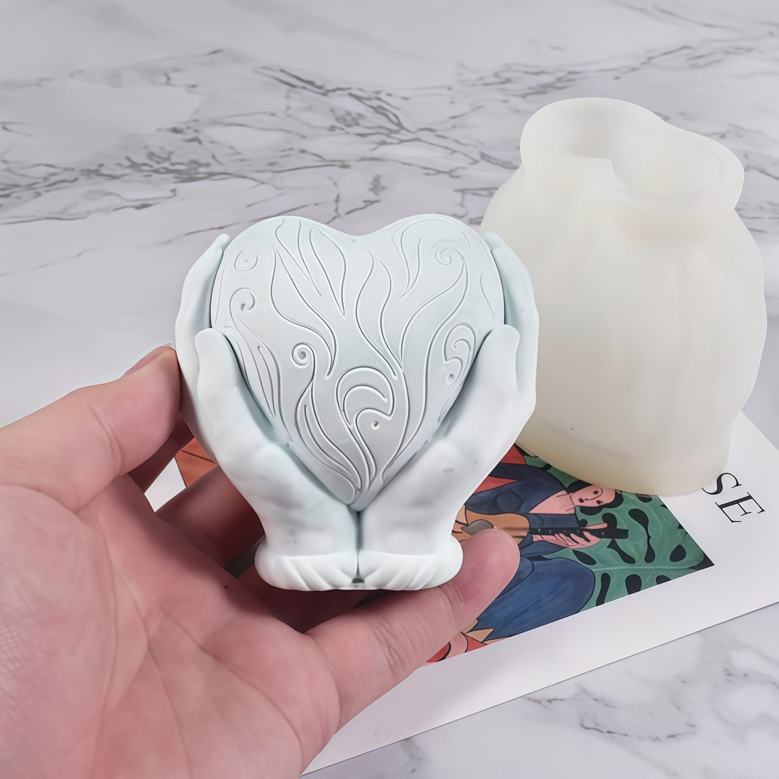 FOUORTUNATE-BEE Modellierwerkzeug 3D Herzkerzen Silikonform – DIY Duftkerzen & Deko, Hände mit Herz Kerzenform für Geburtstag & Valentinstag – Bild 4 von 5