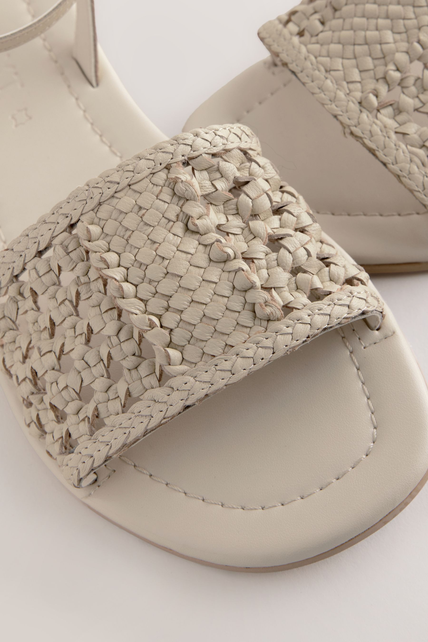 Next Forever Comfort® Flache Sandalen in Flechtoptik Sandale (1-tlg)