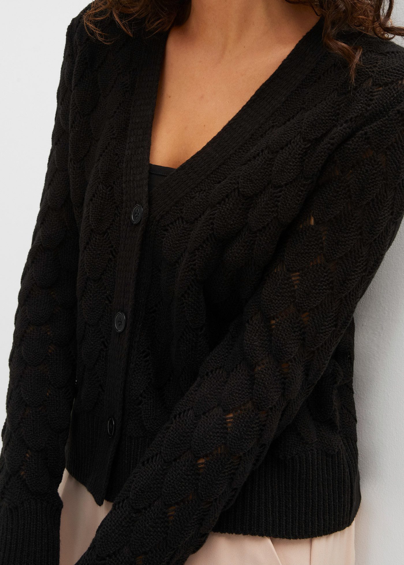 bonprix Ajourstrickjacke lockere Passform, luftiges Strickmuster, unifarben, mit Knopfleiste