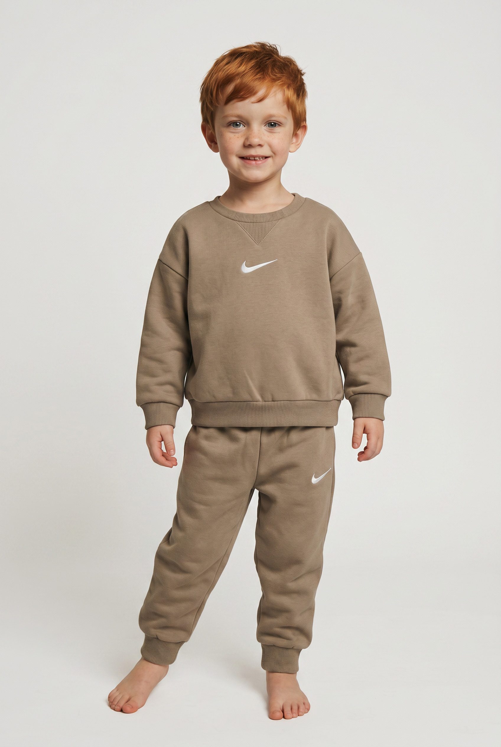 Nike Sportswear Jogginganzug ESSENTIAL FLEECE CREW SET (2-tlg), für Babys und Kinder, unifarbenes Design, mit sportlicher Optik