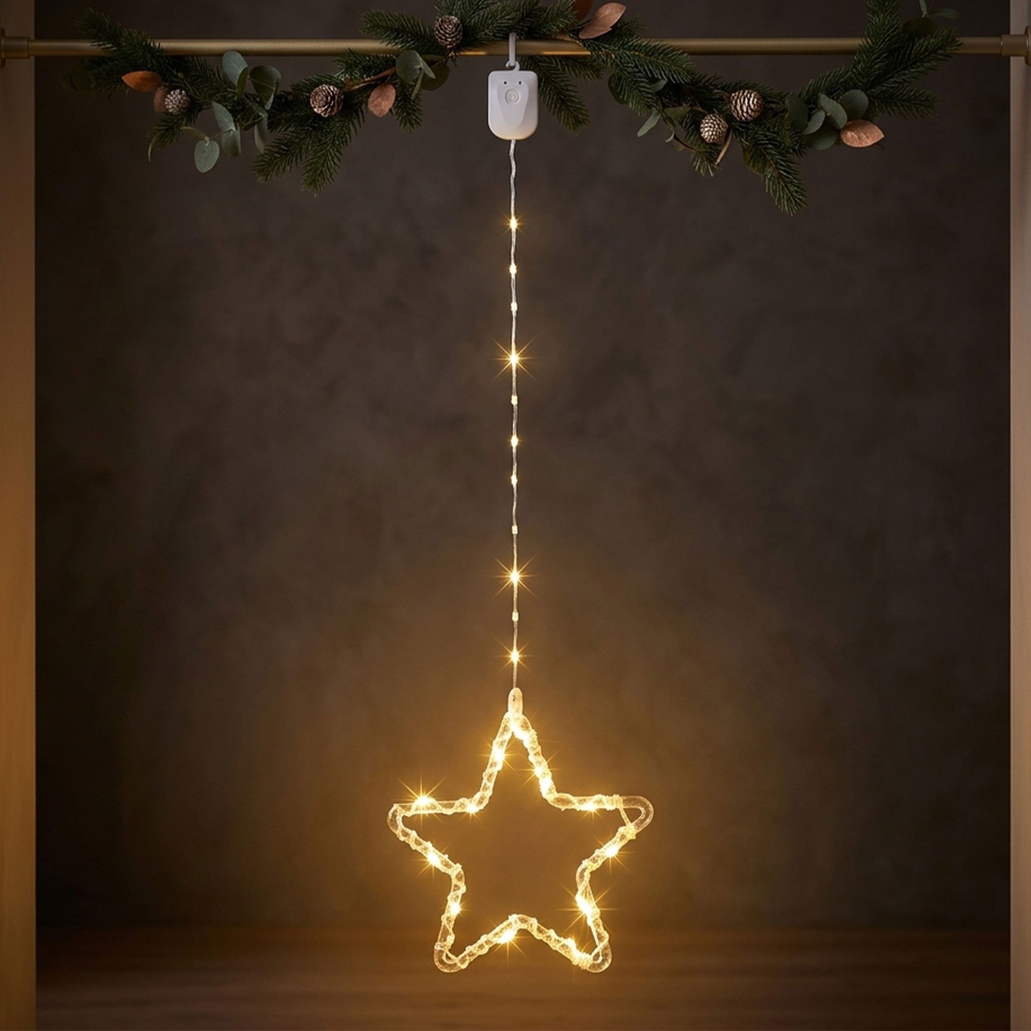 Spetebo LED Dekoobjekt Leuchtstern hängend mit Powerbank und Timer, 8 Funktionen, LED fest integriert, warmweiß, Stern Silhouette per USB-C wieder aufladbar