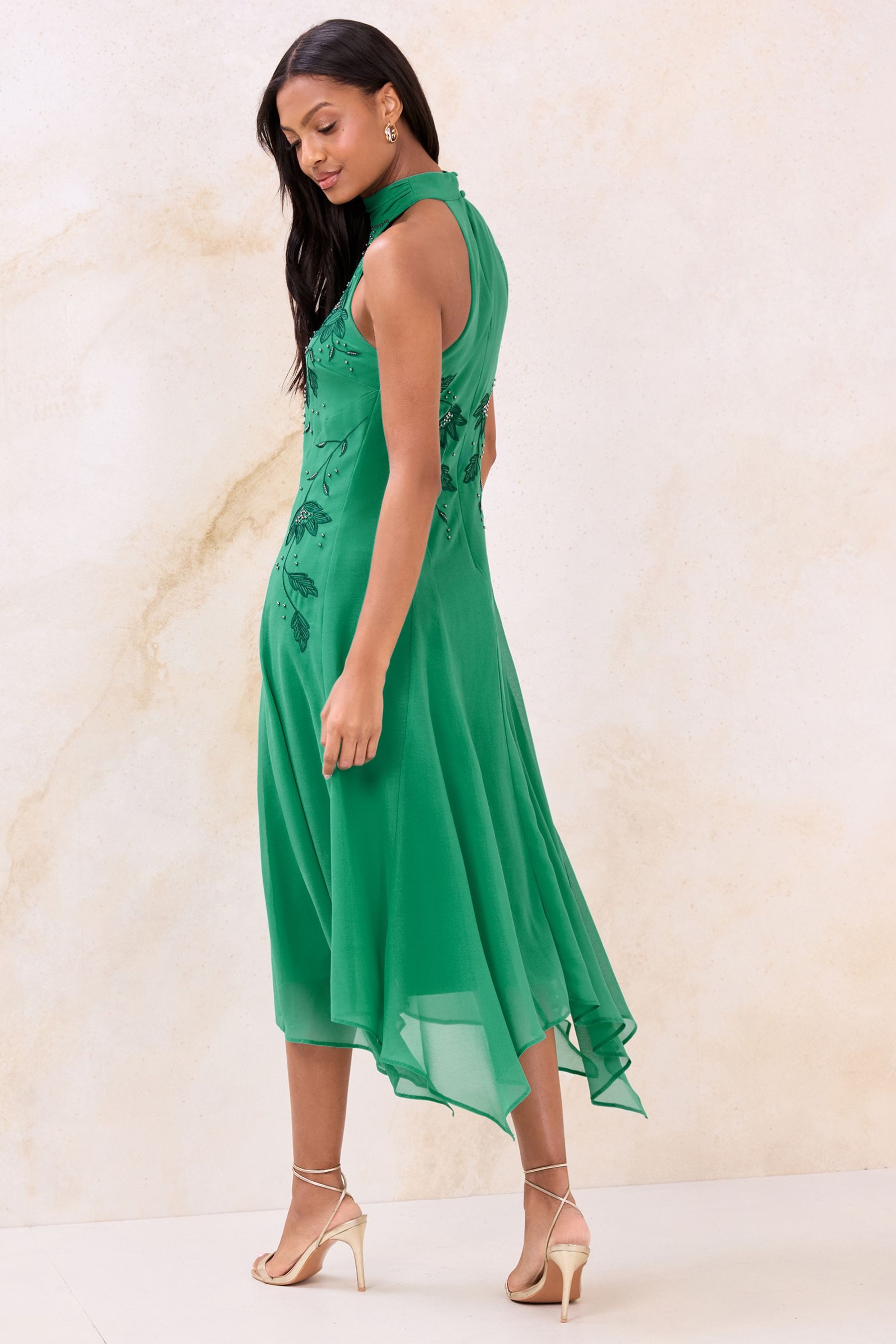 LIPSY Midikleid Lipsy Midikleid mit Neckholder und Blumenstickerei (1-tlg) günstig online kaufen