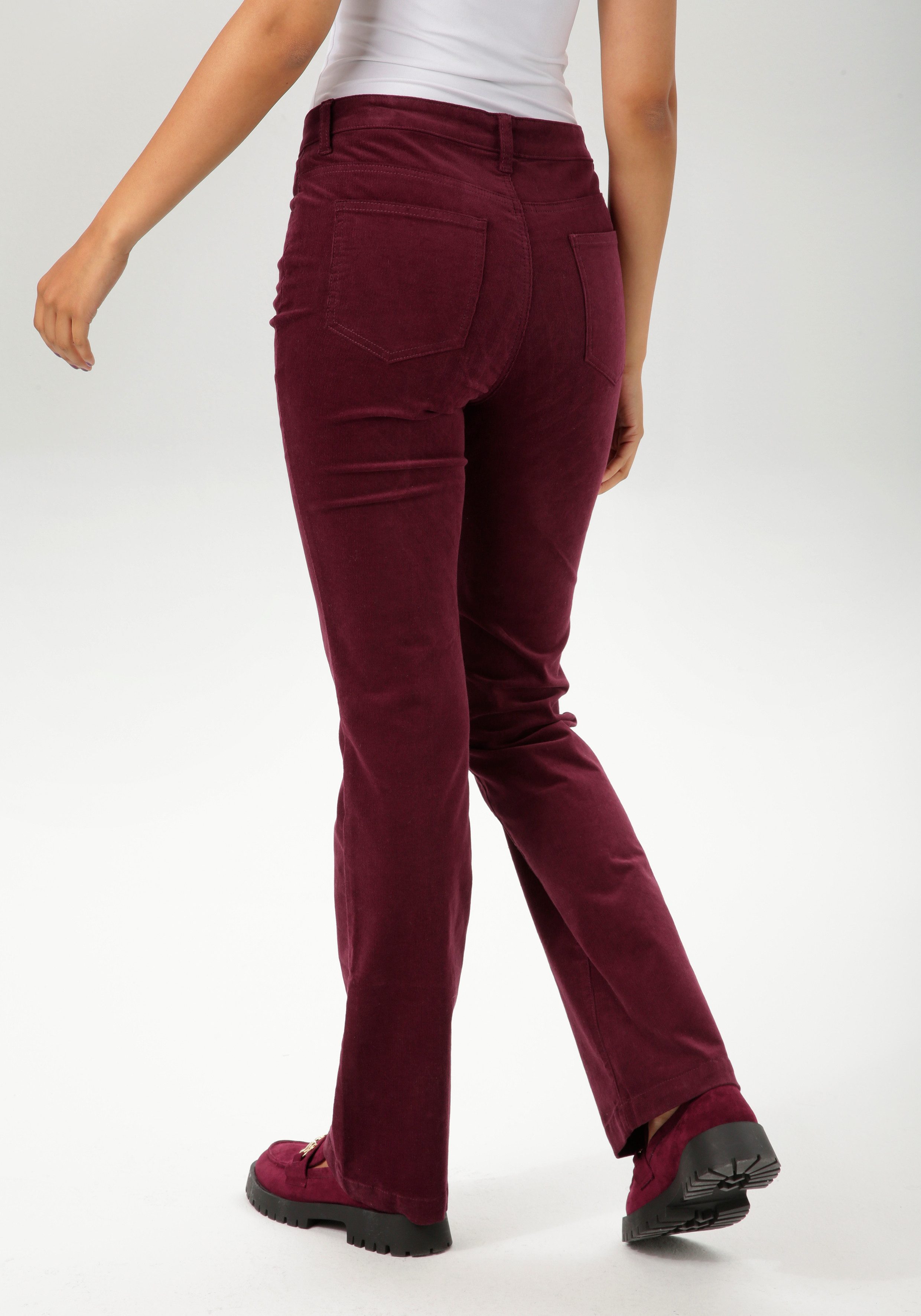 Aniston CASUAL Cordhose in trendiger Bootcut-Form günstig online kaufen