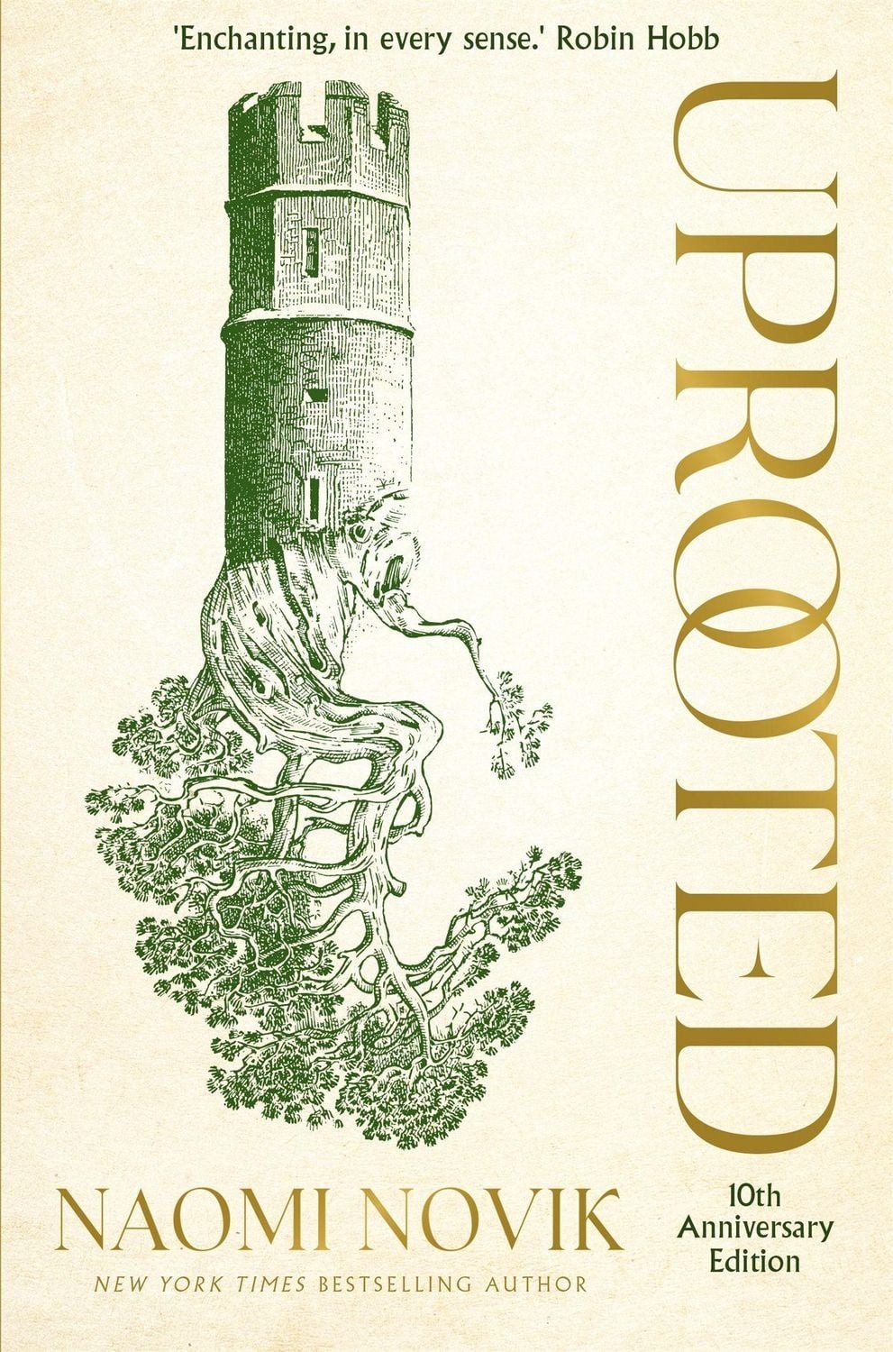 Uprooted / Naomi Novik