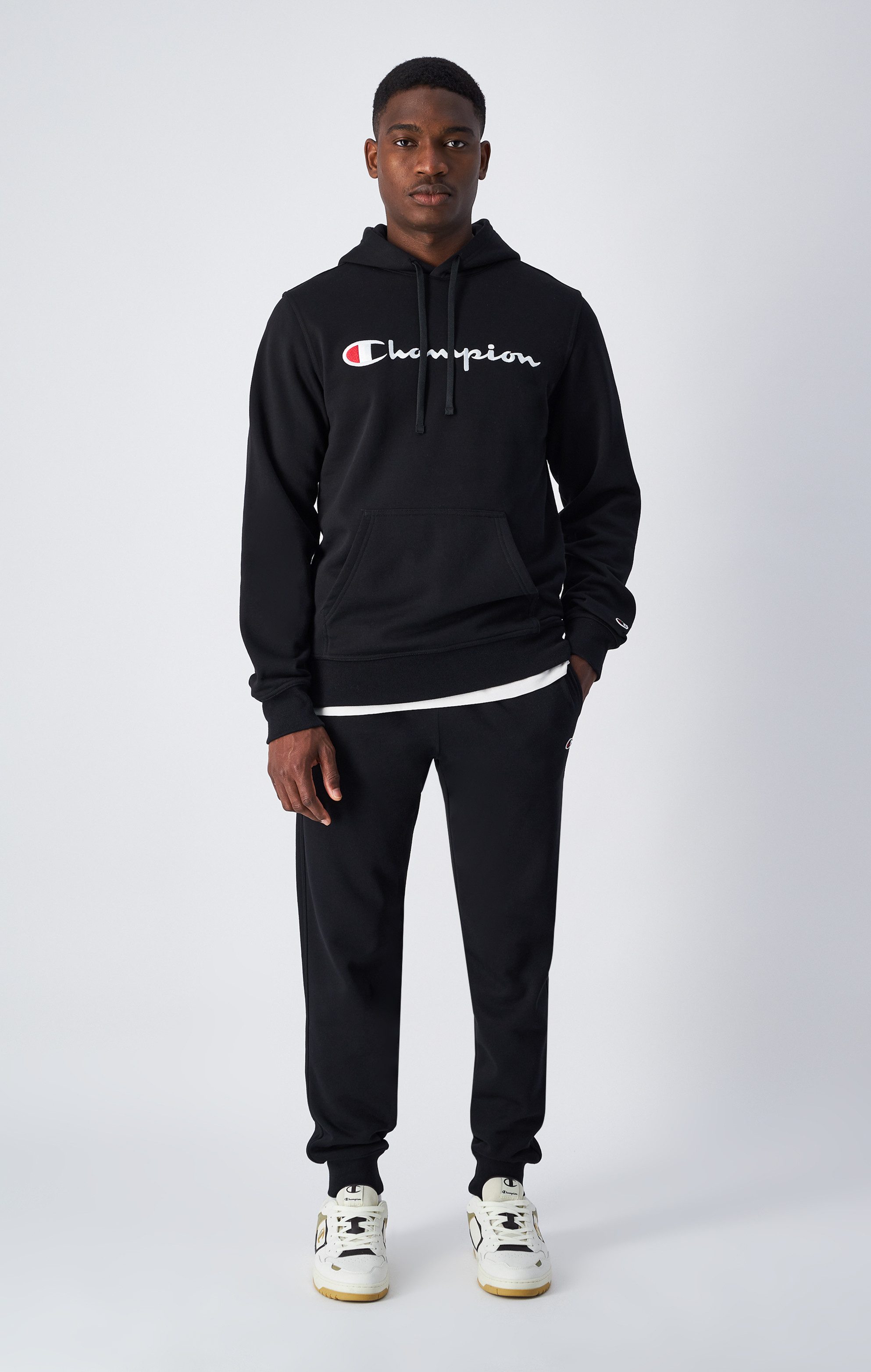 Champion Jogginghose SPORTWEAR JOGGERS Slim Fit mit elastischem Bund und Tunnelzug