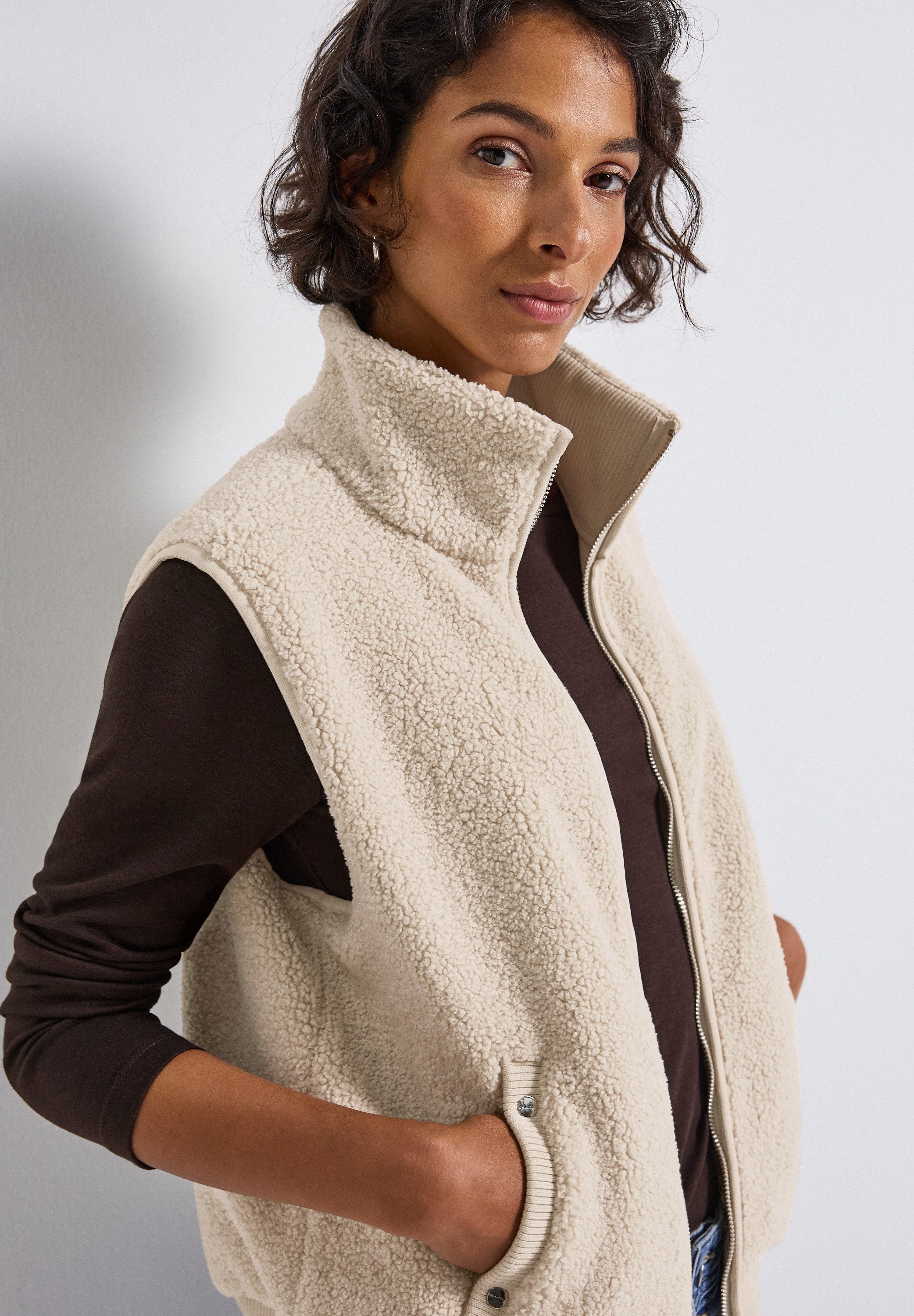 STREET ONE Fellweste Teddy Weste mit Strickdetail günstig online kaufen