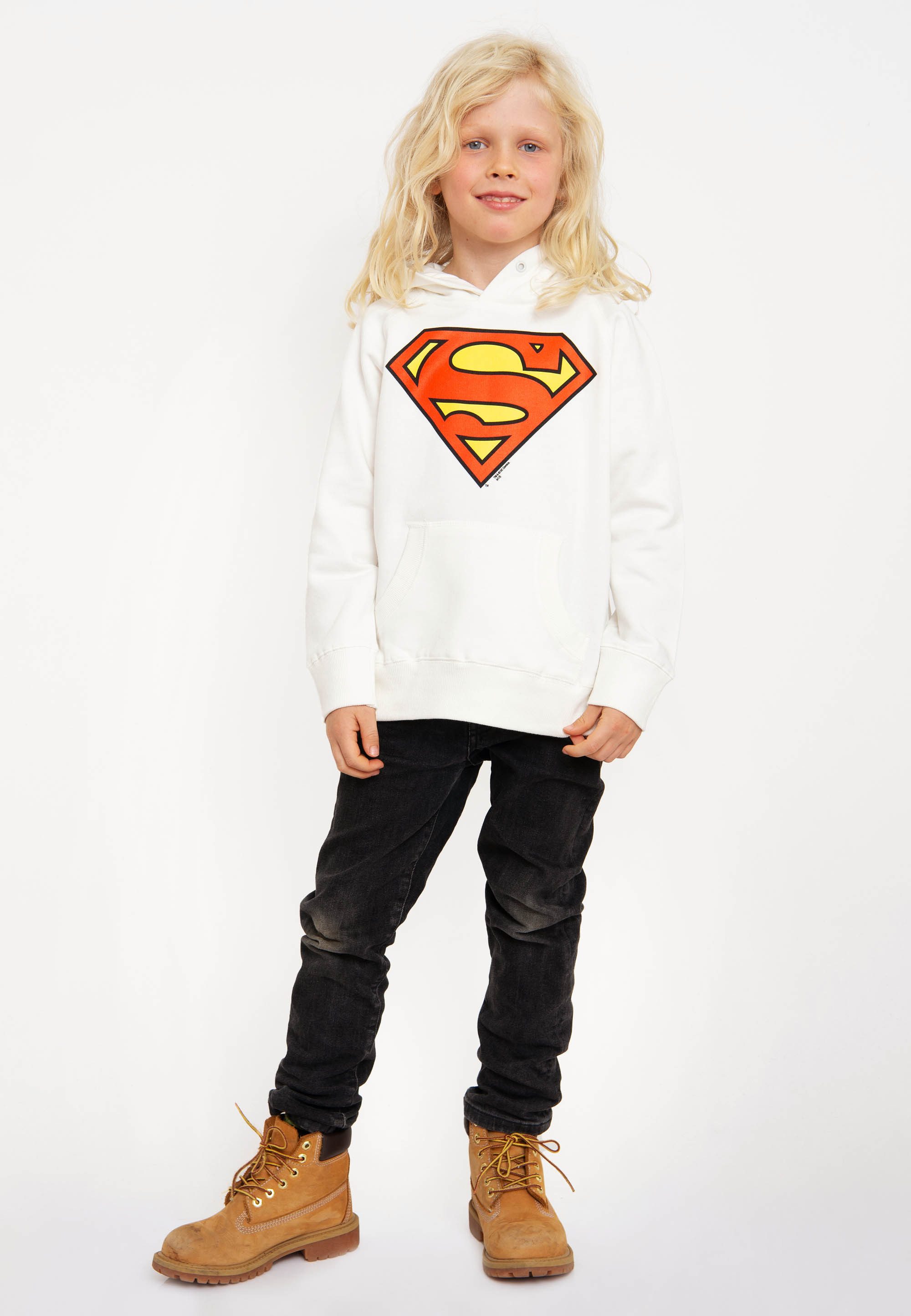 LOGOSHIRT Kapuzensweatshirt DC - Batman Logo mit stylischem Superman-Aufdruck