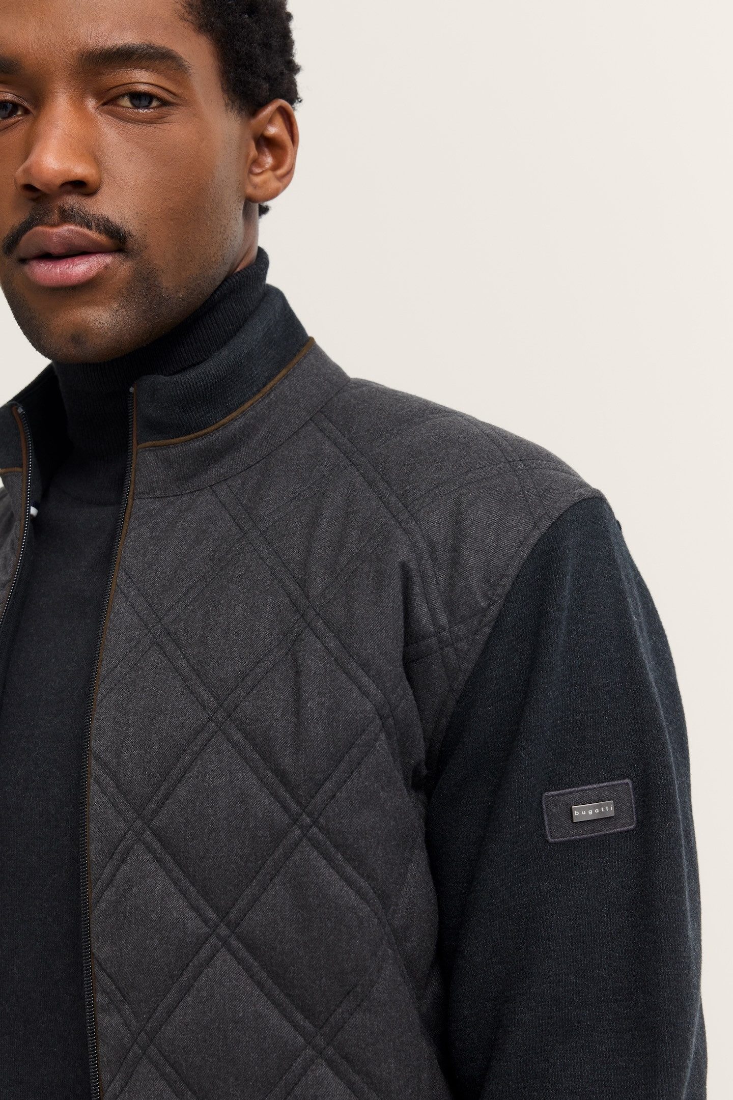 bugatti Sweatjacke Regular Fit mit Rautensteppung und Stehkragen