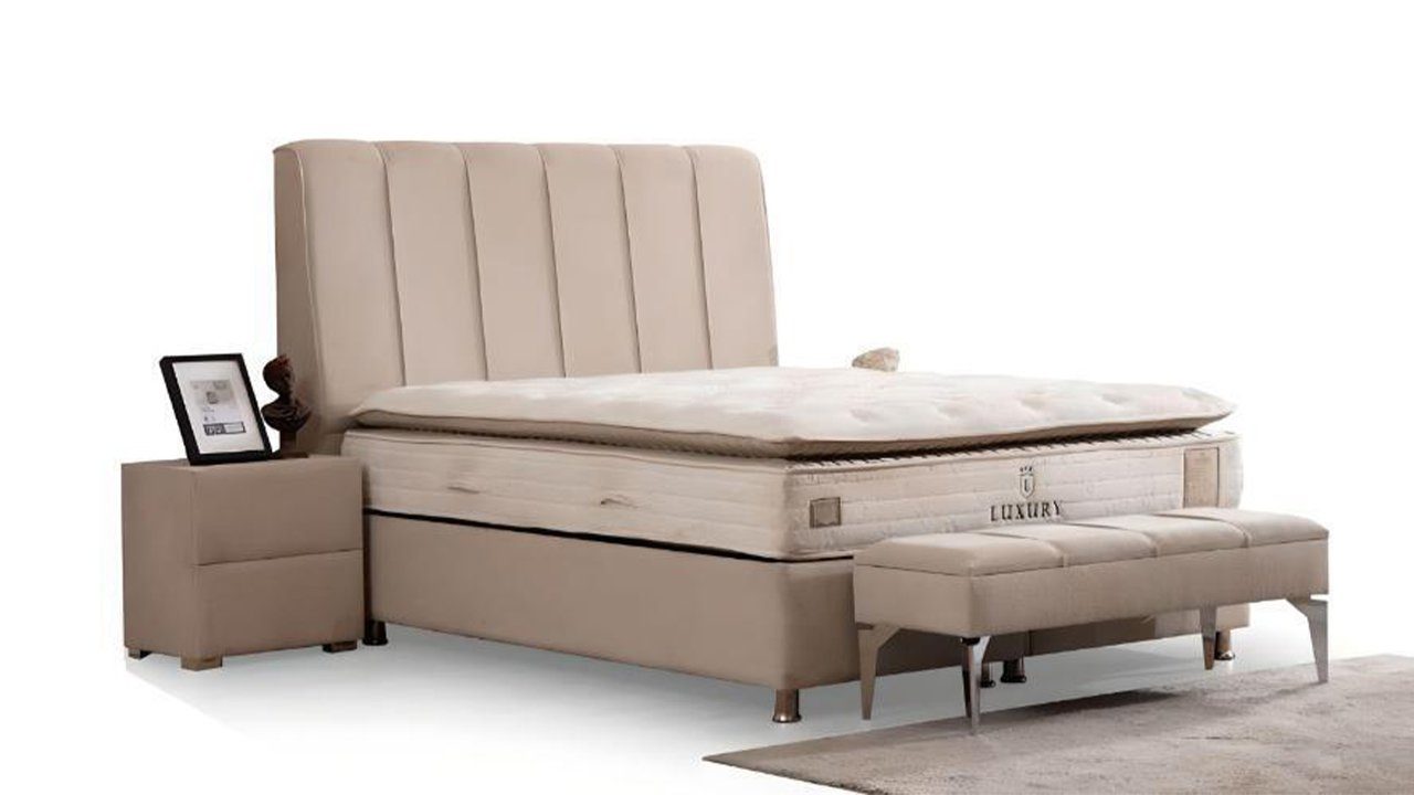 JVmoebel Schlafzimmer-Set Schlafzimmer Set Modern Bett 2x Nachttische mit Hocker Holz Beige, Made In Europe
