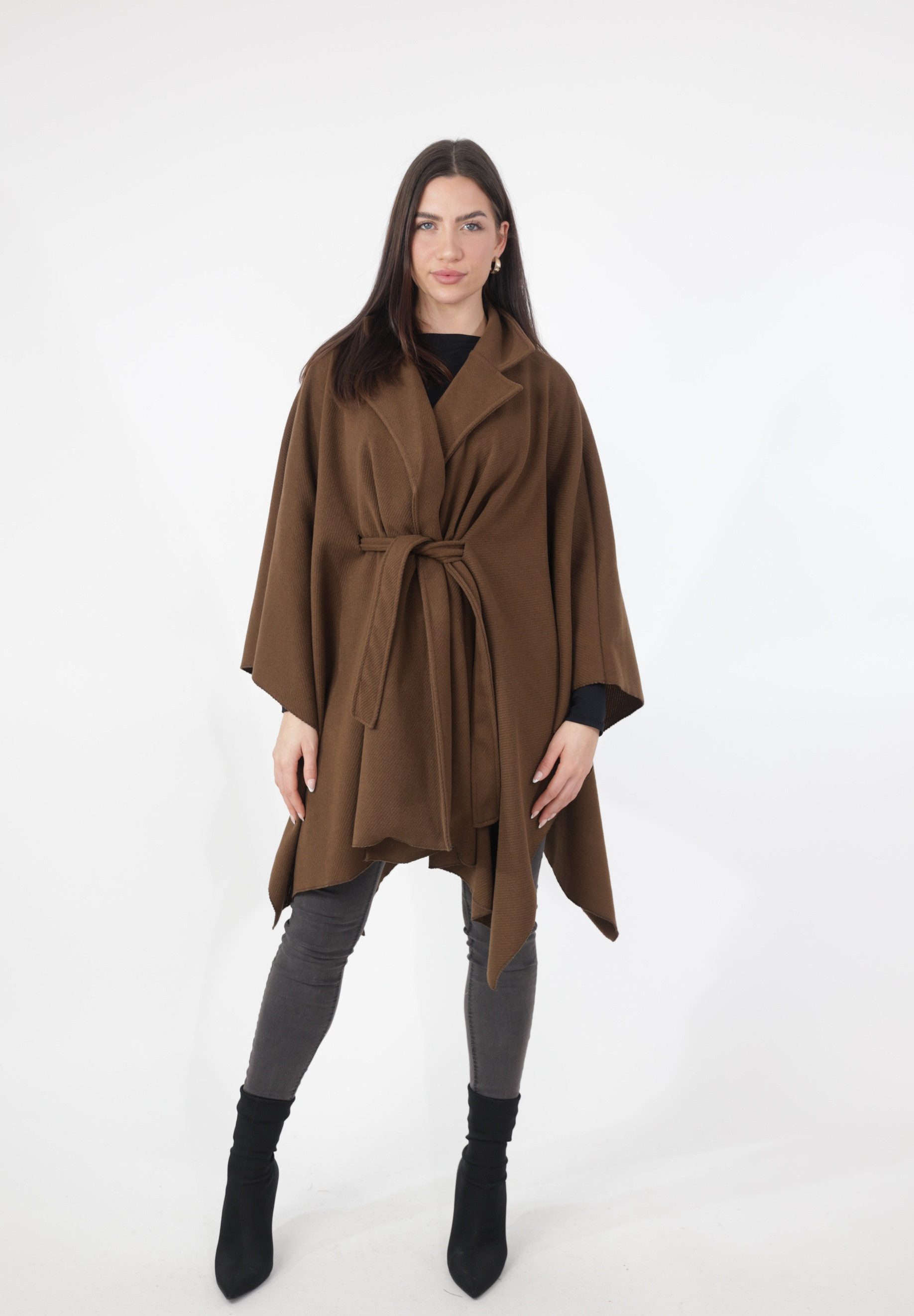 Elara Poncho Mantel