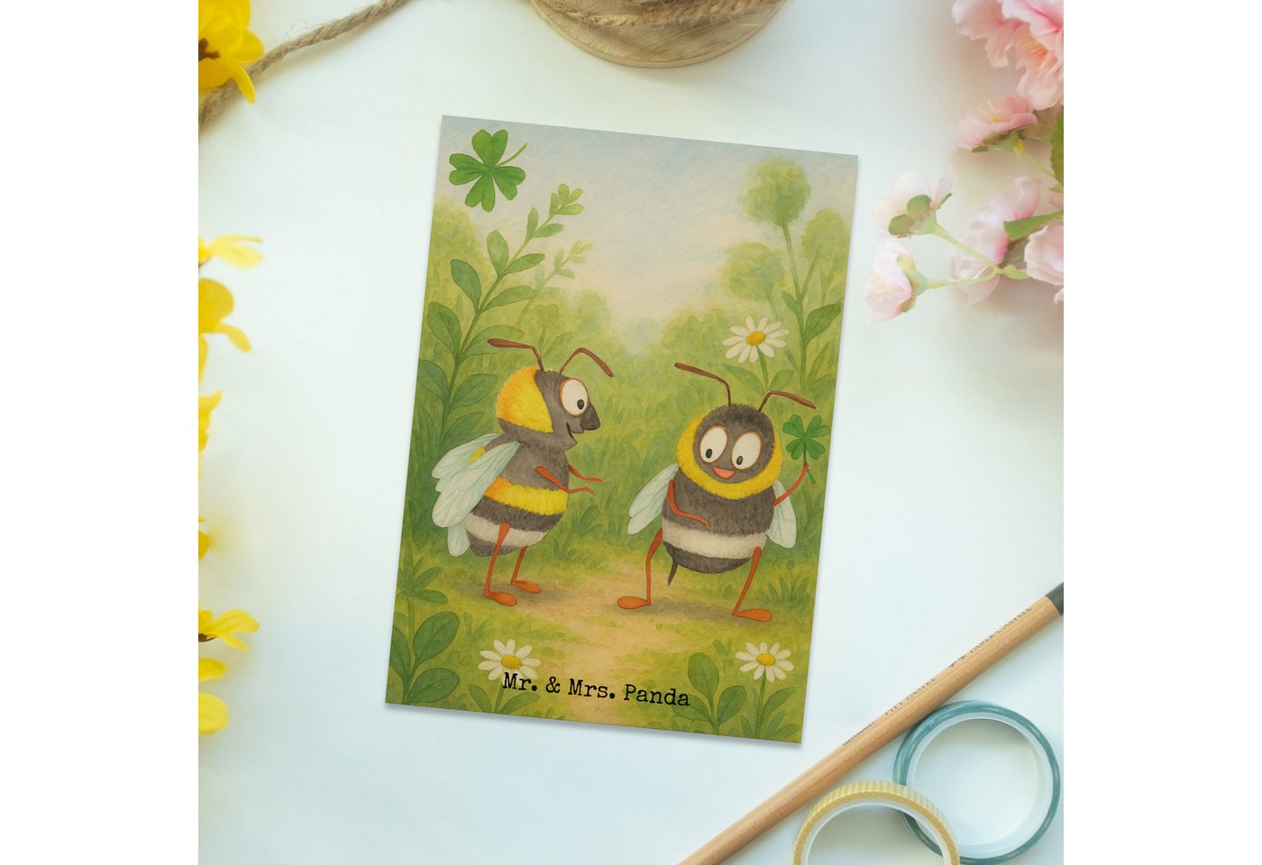 Thumbnail - Mr. & Mrs. Panda Postkarte Bienen Paar Design - Weiß - Geschenk, Partner, verliebte Schildkröten, Hochglanzveredelt