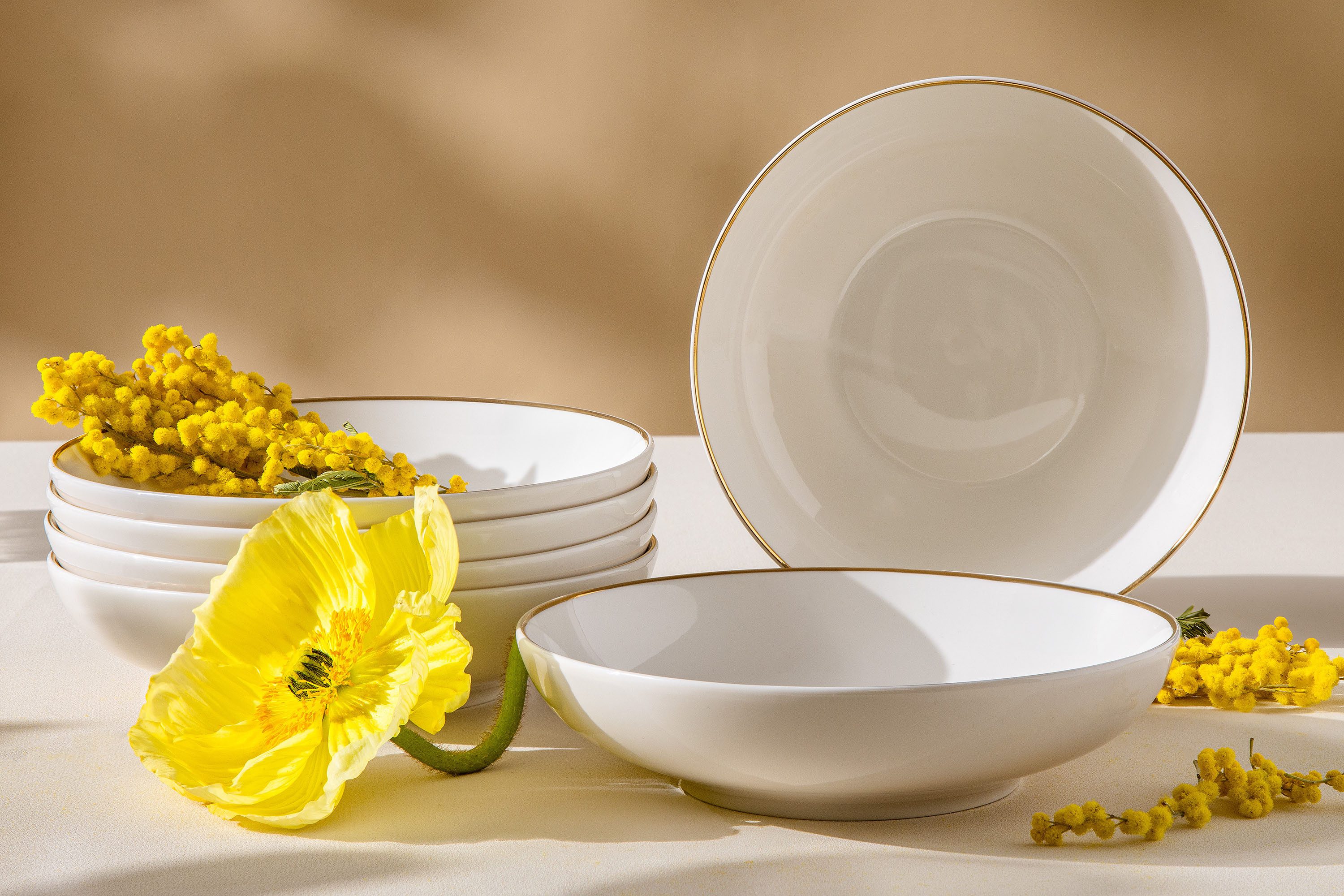 KONSIMO® Tafelservice AD BELLA Teller-Set, 6x Suppenteller, ecrufarben, Hartporzellan (6-tlg), 6 Personen, Porzellan, ecru Farbe mit Goldlinie, Handwäsche empfohlen, zeitloses Design