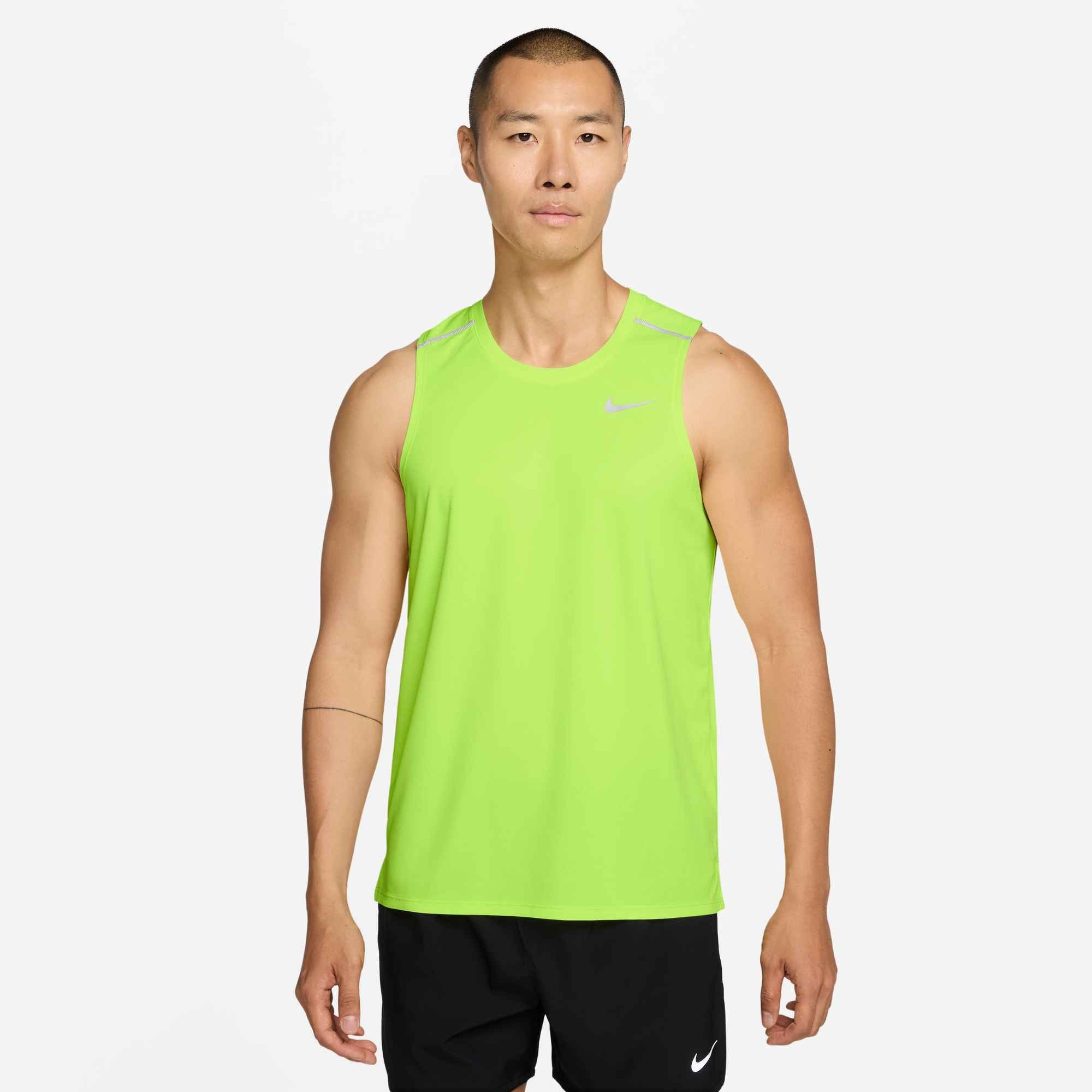 Nike Tanktop M NK DF MILER TANK TOP mit reflektierenden Details, atmungsaktives Material