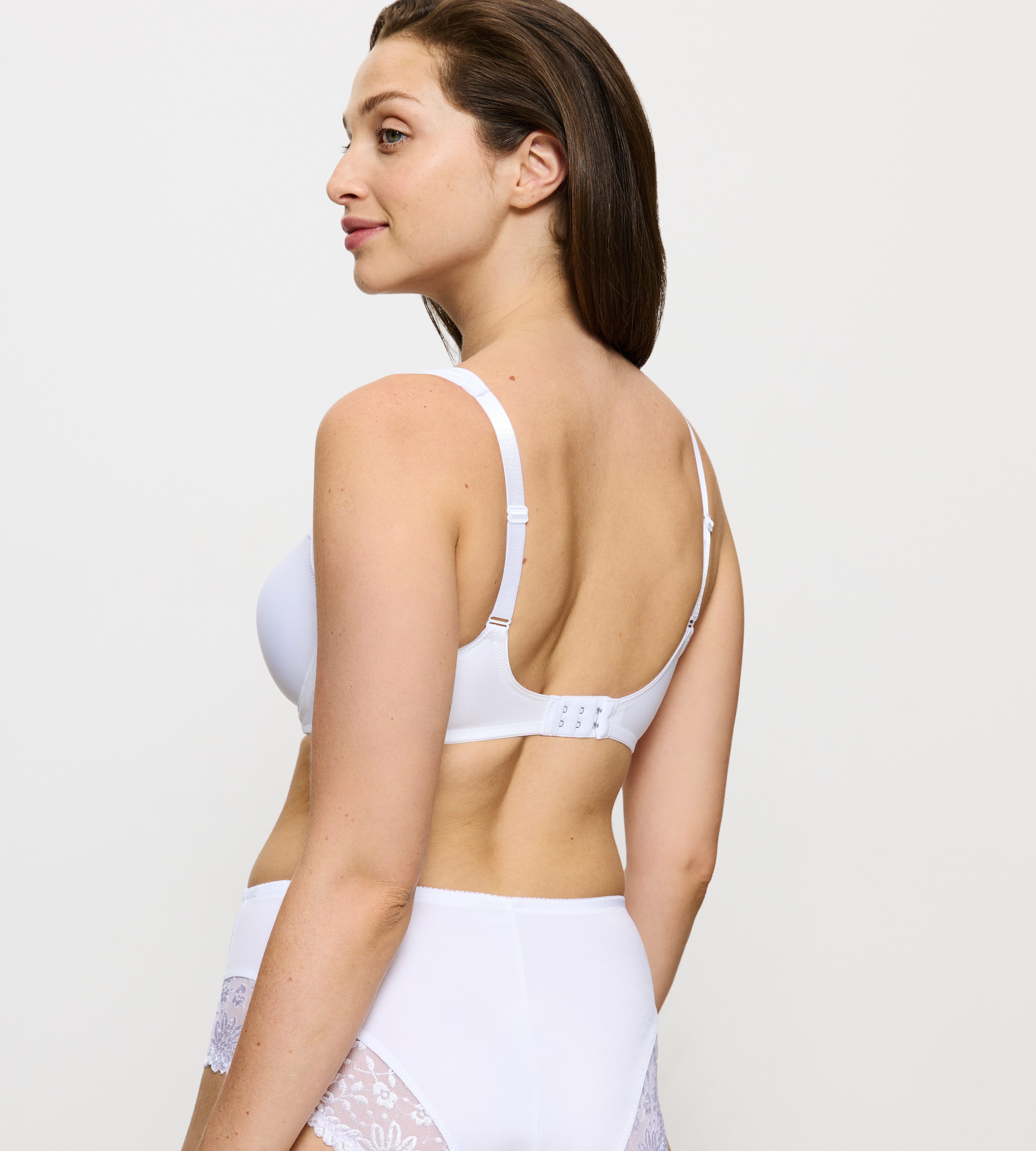 Triumph Minimizer-BH Modern Soft+Cotton verkleinert die Brust optisch um eine Cup-Größe