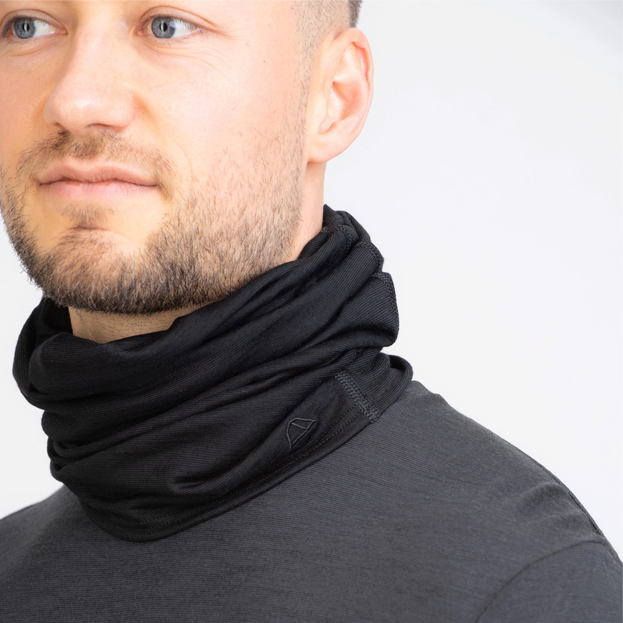 Tom Fyfe Schal TOM FYFE Merino Schlauchschal Unisex Schwarz / One Size – Bild 5 von 5